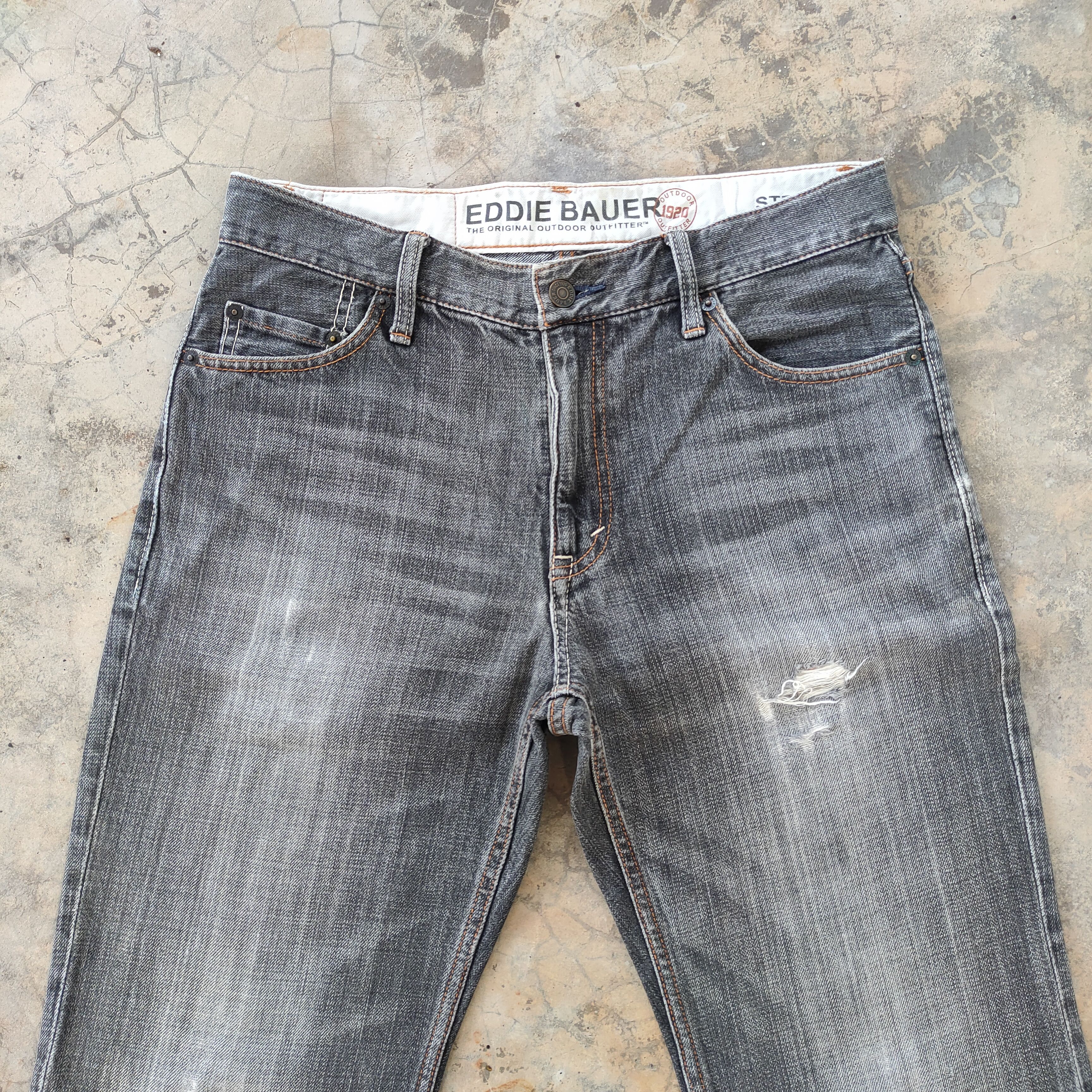 Eddie Bauer VINTAGE EDDIE BAUER FADED BLACK RIPPED JEANS PANTS Size US 31 - 4 Thumbnail