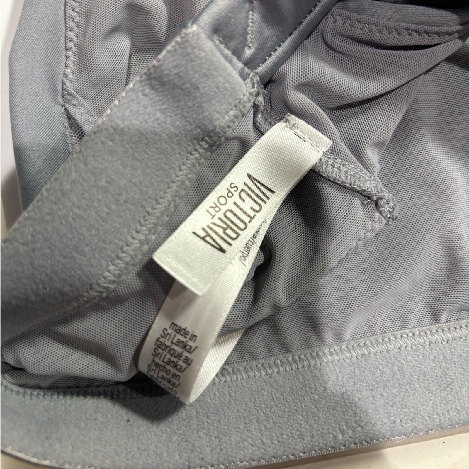 Victoria's Secret VICTORIA SPORTS Women's Gray Cross Straps Sports Bra Sz M Size ONE SIZE - 4 Thumbnail