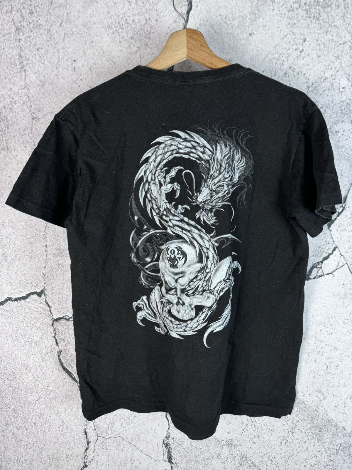 Vintage Vintage Y2K Fire Skull and Dragon Rock Of The T Shirt Japan Size US M / EU 48-50 / 2 - 2 Thumbnail