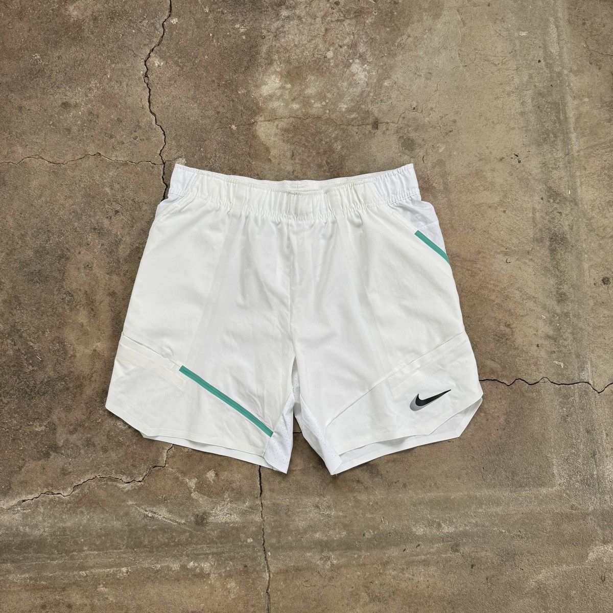 Nike Nike Drill White Shorts Size US 30 / EU 46 - 1 Thumbnail