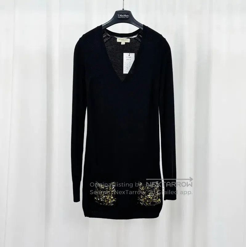 Burberry Black Wool V-Neck Sweater for Women.