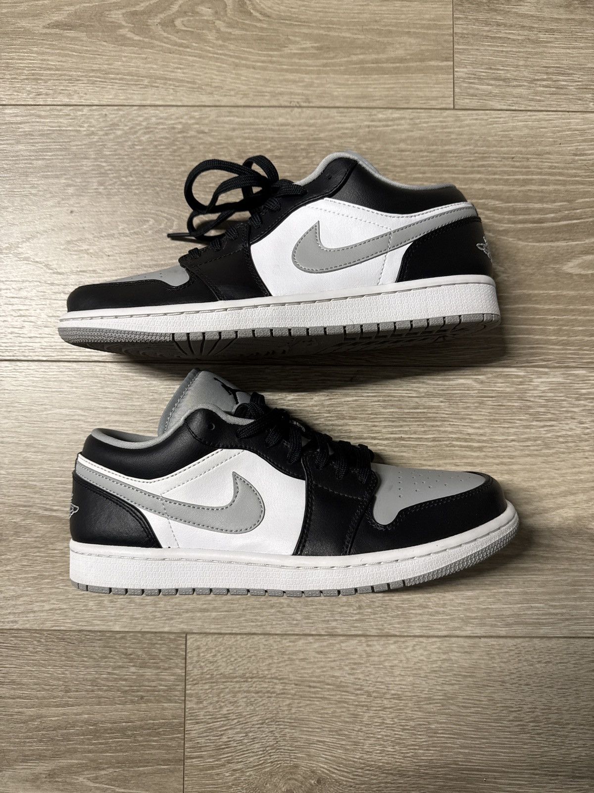 Jordan Brand × Nike Air Jordan 1 low shadows Size US 9 / EU 42 - 3 Thumbnail