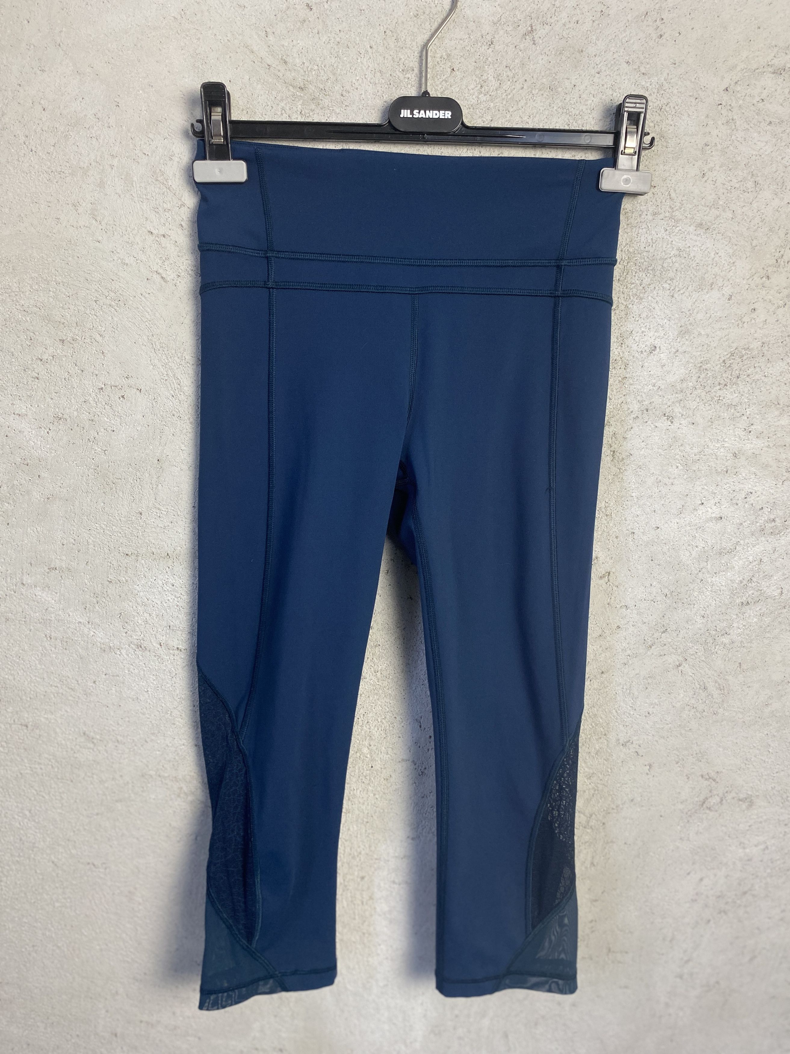 Lululemon Lululemon capri short leggings sport yoga pilates gym Size 27" / US 4 / IT 40 - 2 Thumbnail
