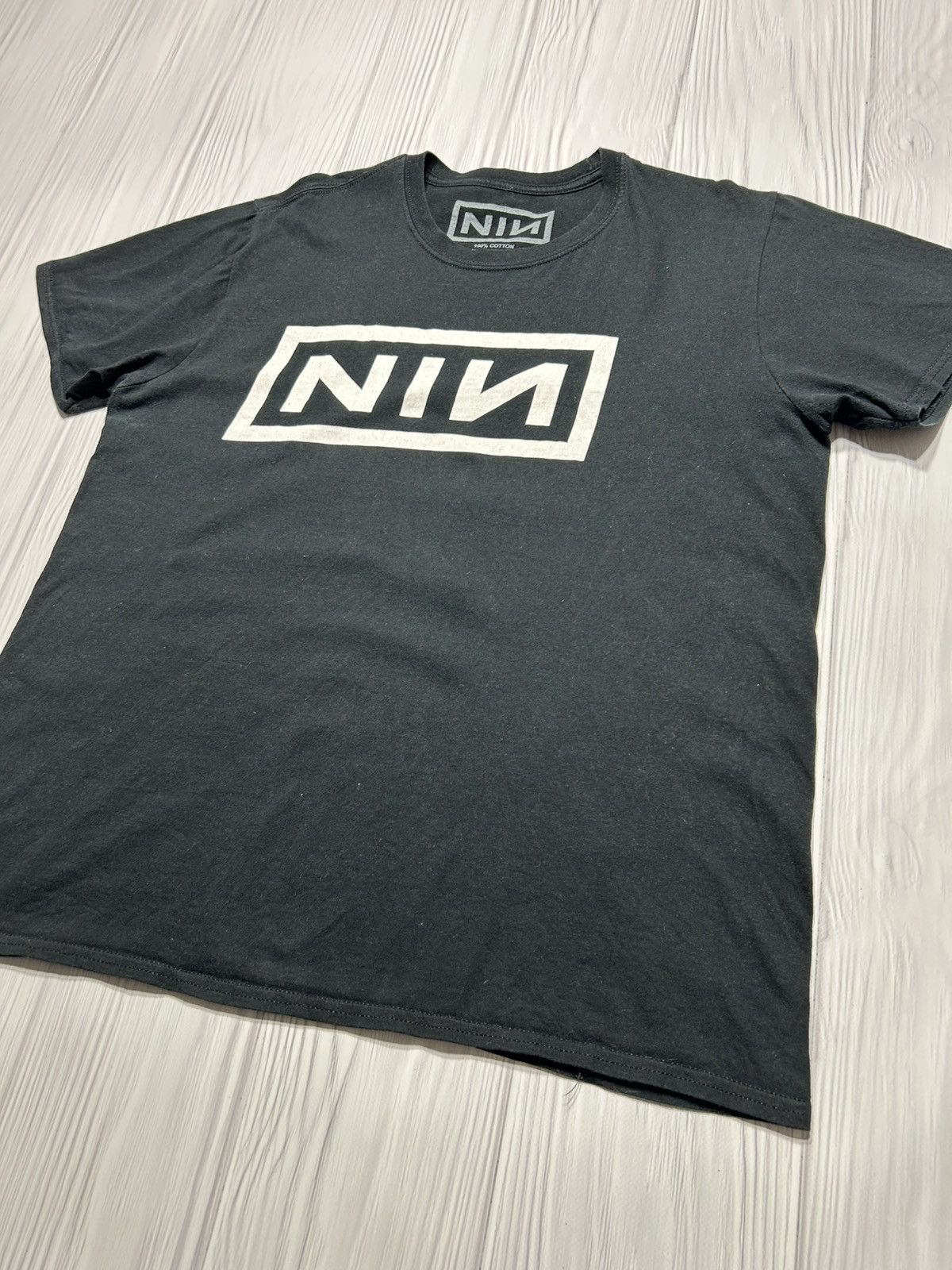 Band Tees Vintage NIN Nine Inch Nails Band T-Shirt Size L Size US L / EU 52-54 / 3 - 4 Thumbnail
