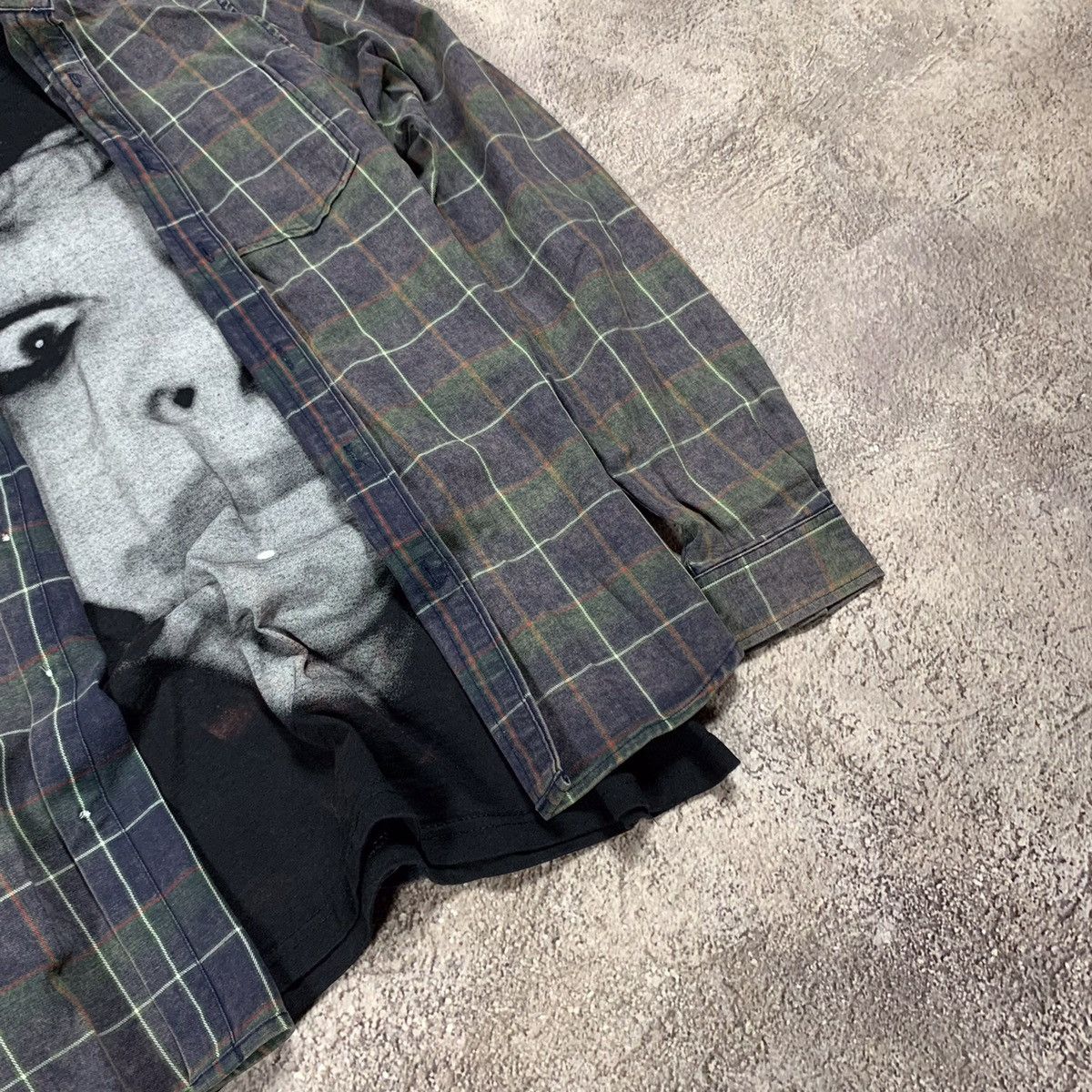 Vintage Vintage 90s Grunge Plaid Shirt Graphic Print Oversized M Size US M / EU 48-50 / 2 - 3 Thumbnail