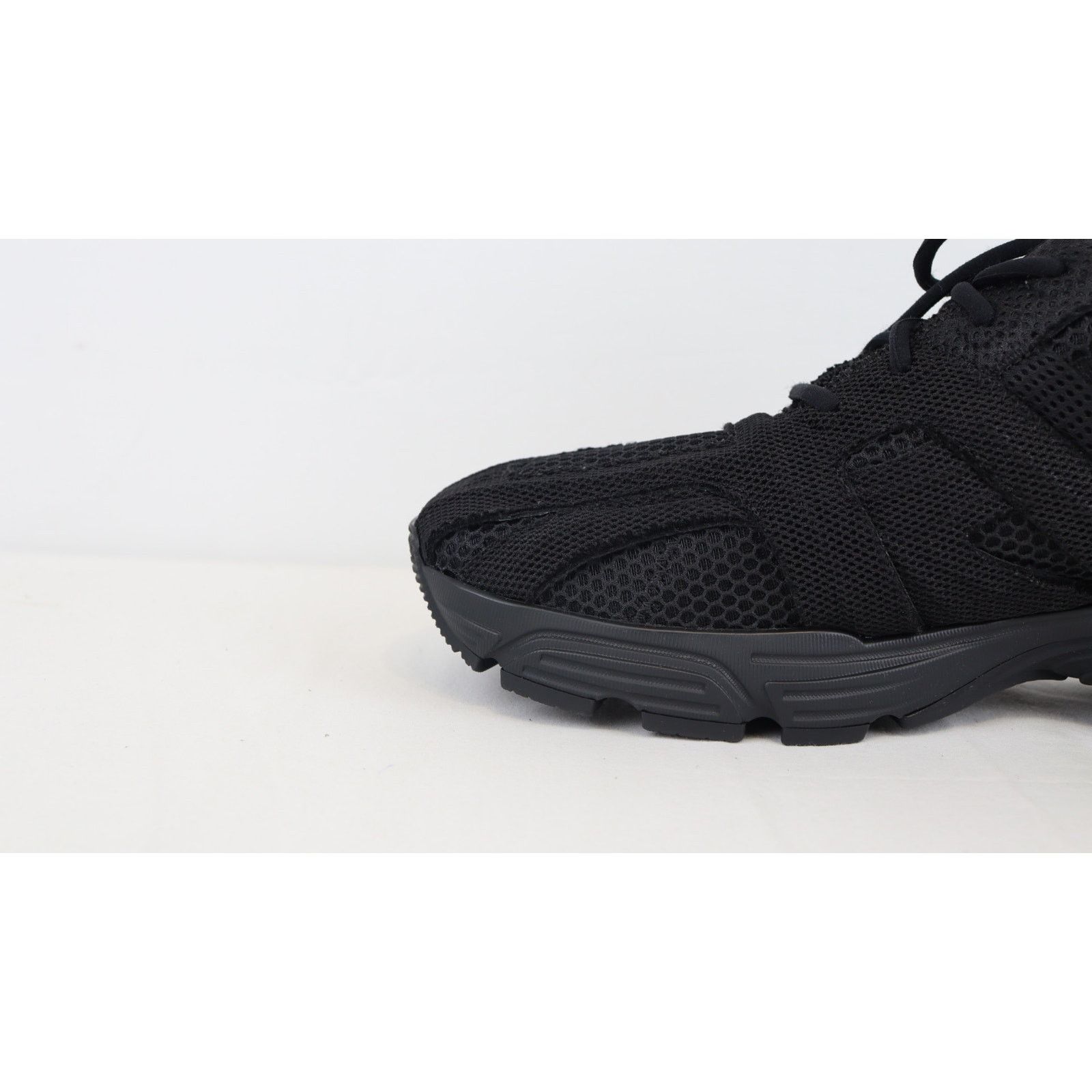 Balenciaga o1rshd1 Q:3 / Monocolor Fabric Mesh Phantom Sneaker in Black Size US 11 / EU 44 - 2 Thumbnail