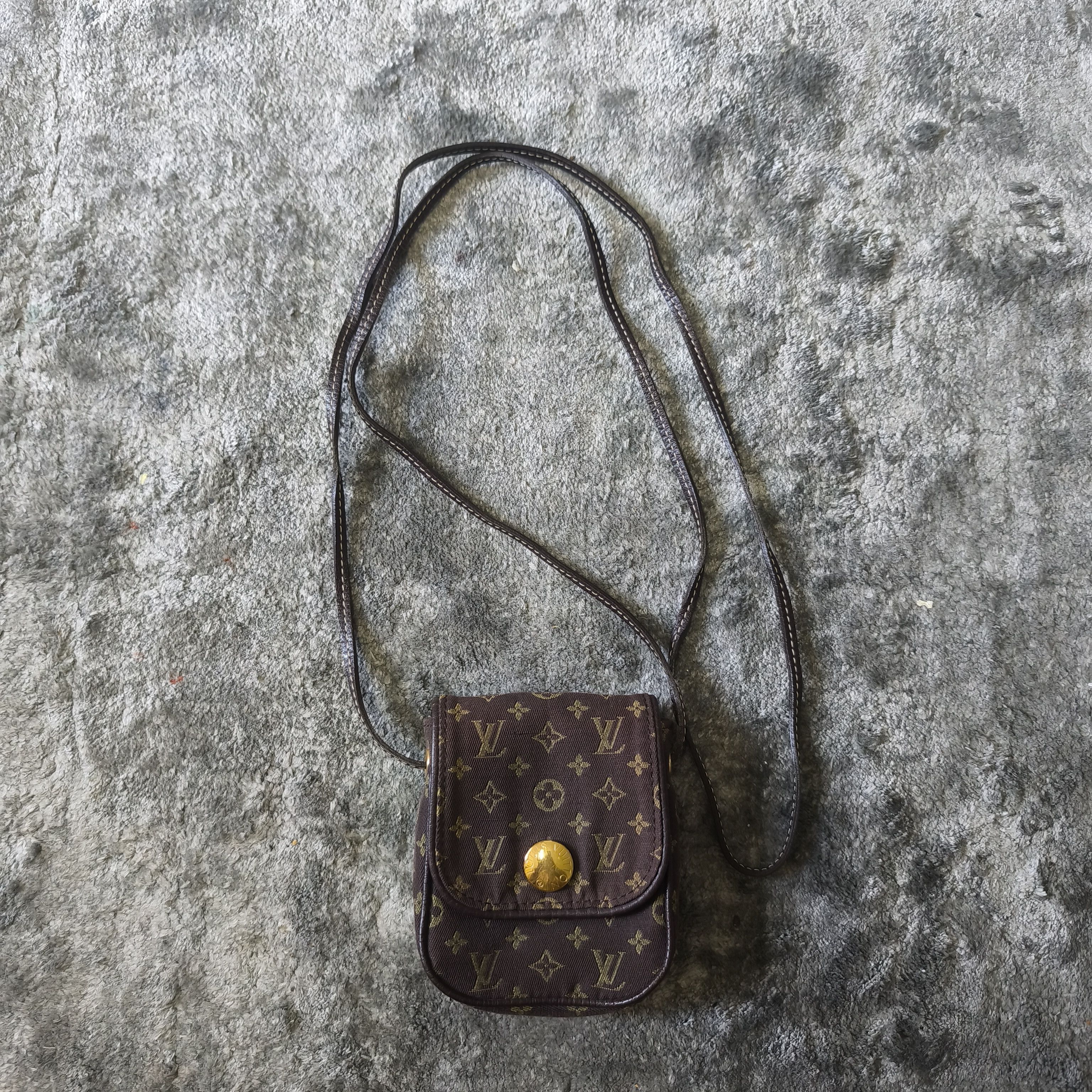 Louis Vuitton Louis Vuitton Mini Lin Pochette Cancun Bag Size ONE SIZE - 1 Thumbnail