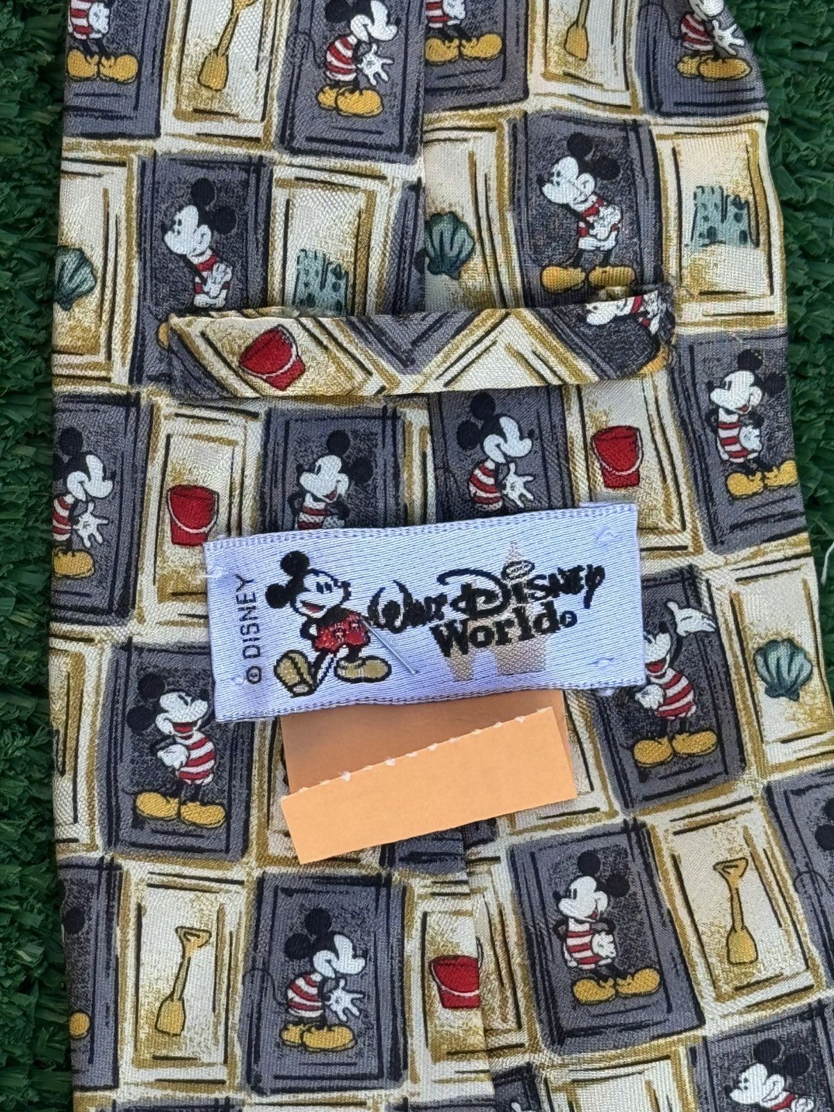 Disney Mickey Mouse Beach Scene Tie Size ONE SIZE - 5 Thumbnail
