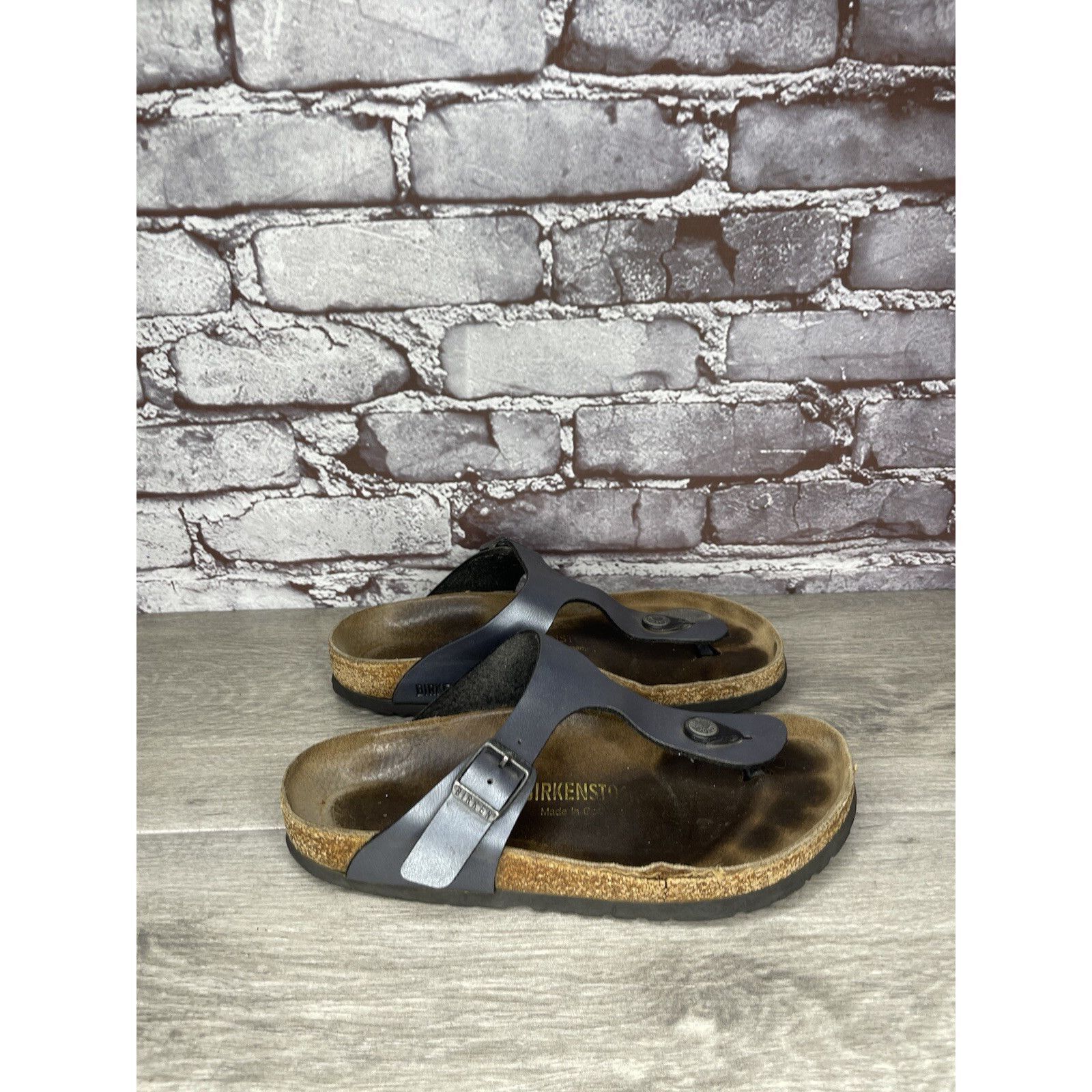 Birkenstock Birkenstock Gizeh Metallic Blue Leather Strap Sandals Women Size US 6 / IT 36 - 20 Thumbnail
