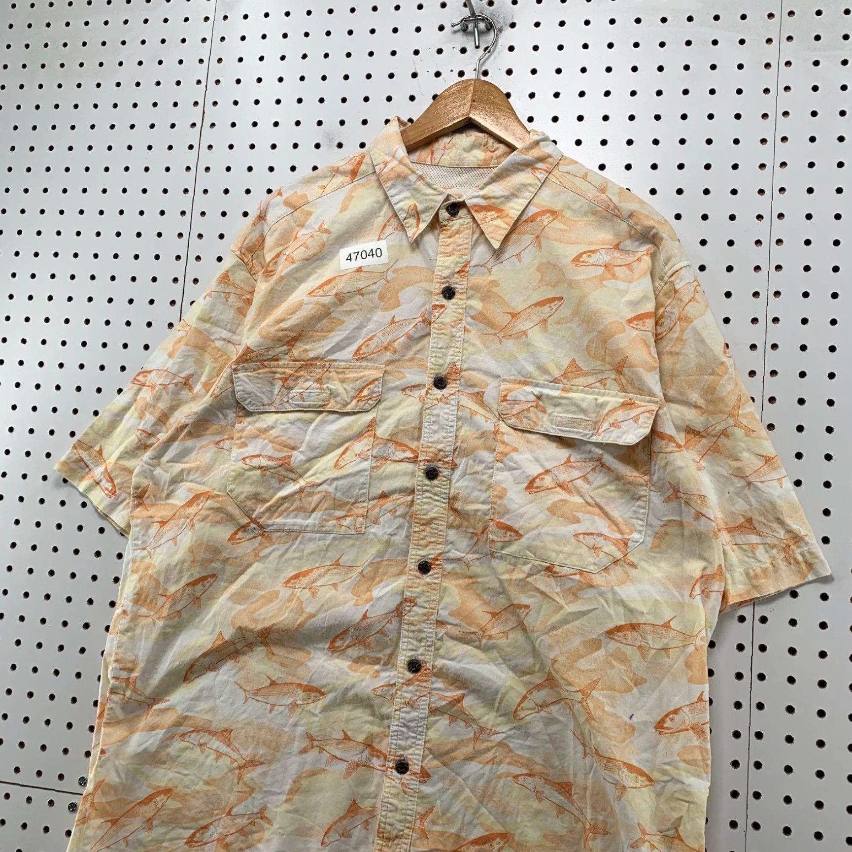 Vintage Cabela's Fishin Shirt Mens Large White Salmon All Over Print Vented Outdoor Shirt Mens Large White Salmon All Over Print Vented Outdoor Size US L / EU 52-54 / 3 - 5 Thumbnail