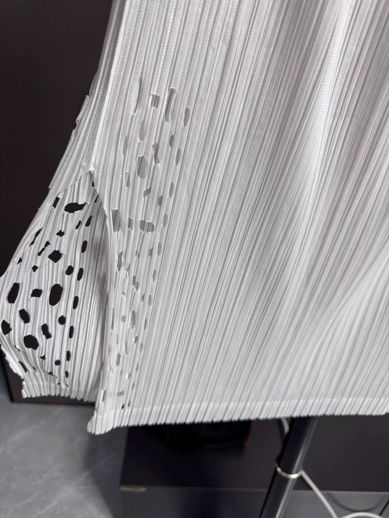 Other Issey Miyake size:3 Pure white window flower half skirt Size 22" - 3 Thumbnail