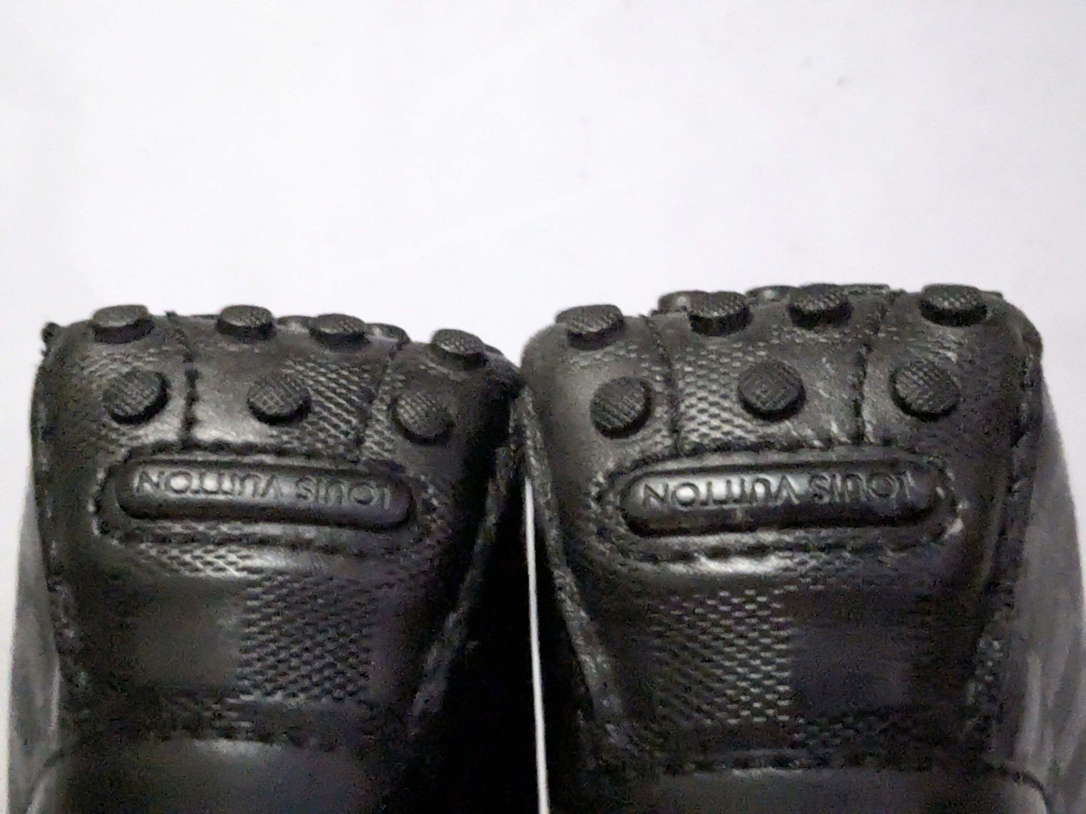 Louis Vuitton Louis Vuitton Driving Loafers Black 11 Leather LV Buckle Size US 11 / EU 44 - 11 Thumbnail