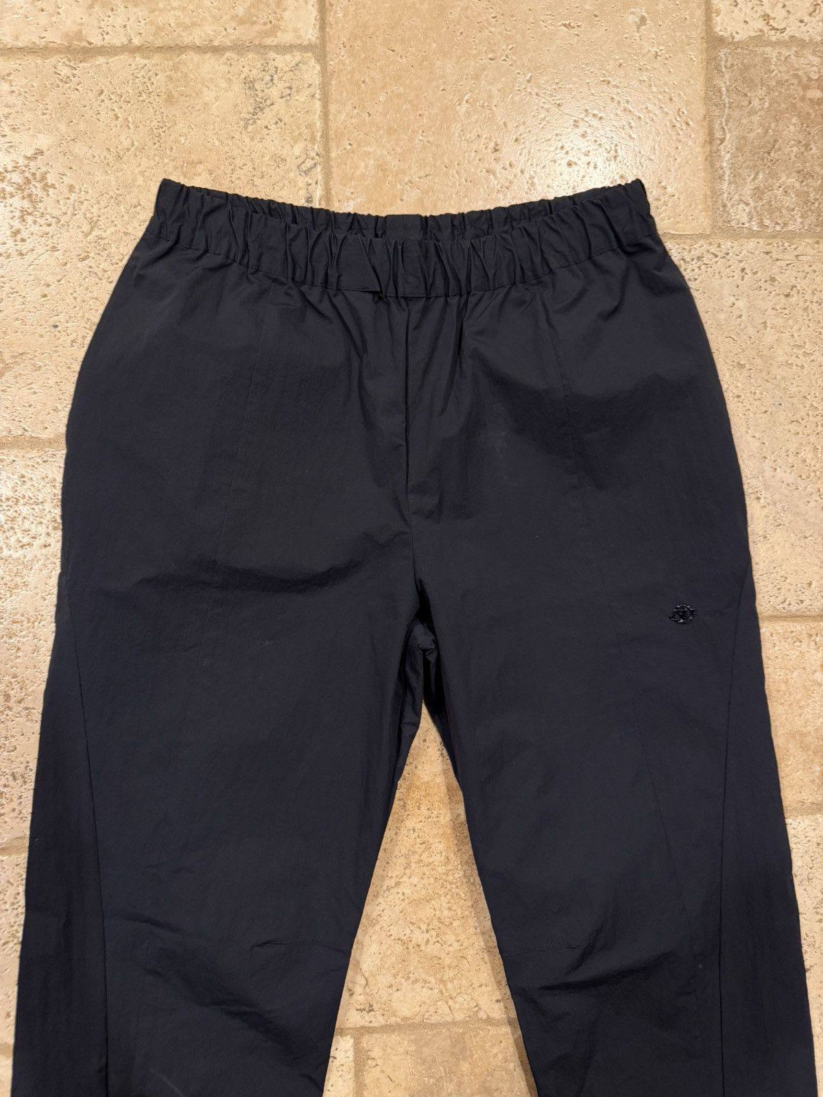 Louis Vuitton Louis Vuitton LV Logo Sample Shell Nylon Black Jogger Pants Size US 32 / EU 48 - 4 Thumbnail
