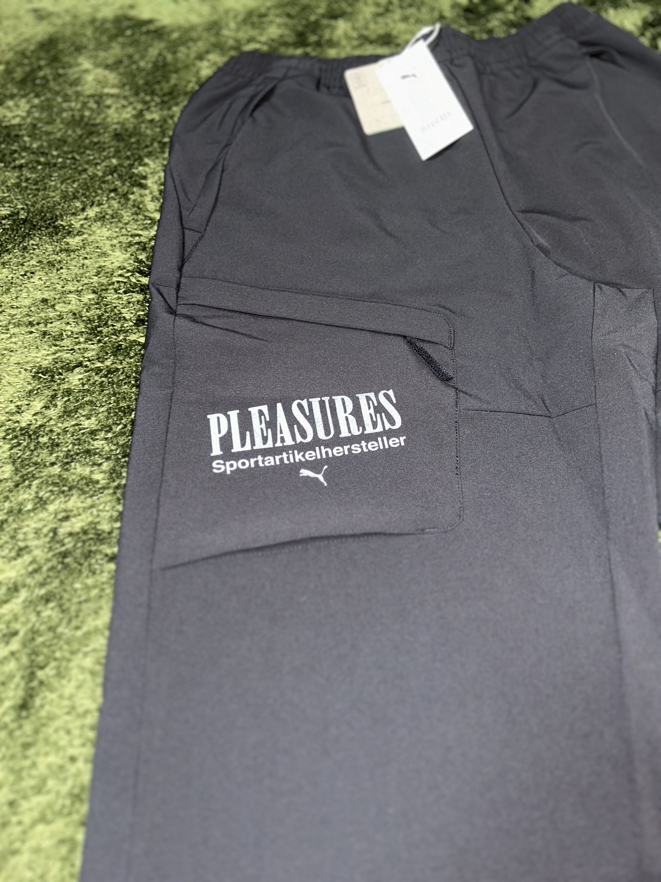 Pleasures × Puma [M] pleasures X puma cargo pants black Size US 34 / EU 50 - 2 Thumbnail