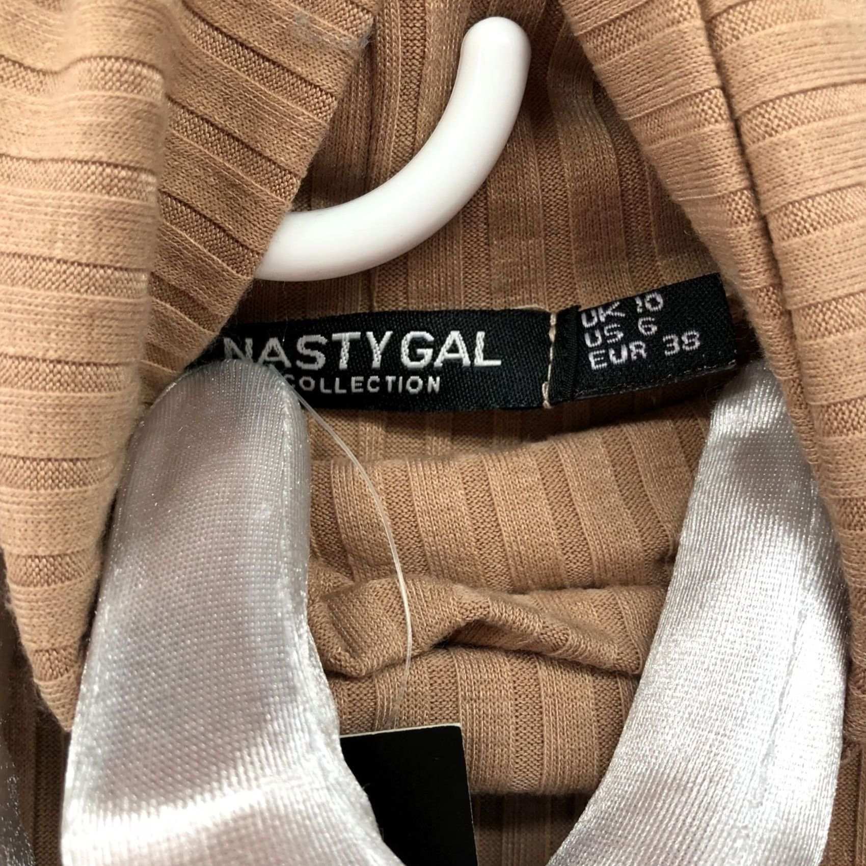 Nasty Gal Nastygal Ribbed Turtleneck Long Sleeve T Shirt Tan Sweater Womens 6 (S) NWT Pullover Shirt Casual Fall Winter Slim Knit Polyester Blend Tan VINTAGE No Size S / US 4 / IT 40 - 6 Thumbnail