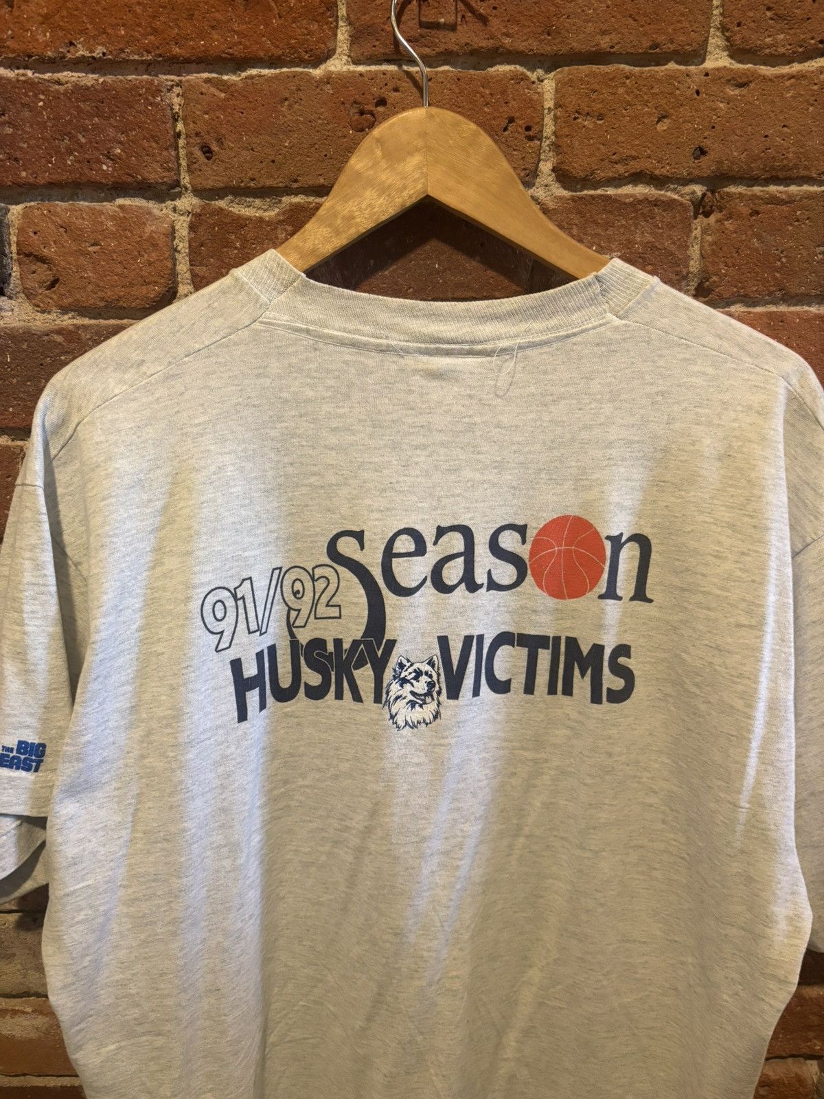 Other 1992 Vintage Uconn Huskies Tee Size US L / EU 52-54 / 3 - 2 Thumbnail