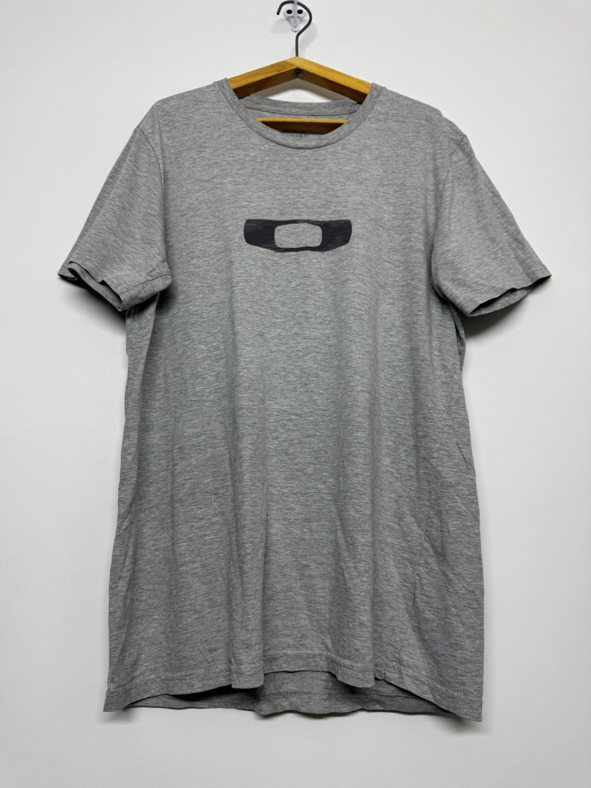 Oakley Vintage OAKLEY Center Logo T Shirt Blue Hype Rare Gorpcore Size US S / EU 44-46 / 1 - 1 Thumbnail