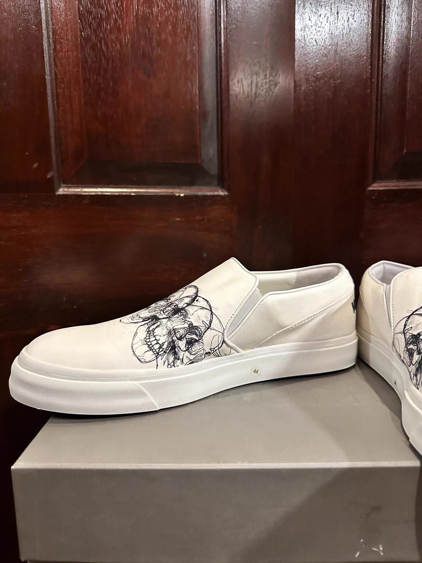 Alexander McQueen Alexander McQueen 16SS White 3D Skull Slip‑Ons Ｑ25 Size US 10 / EU 43 - 5 Thumbnail
