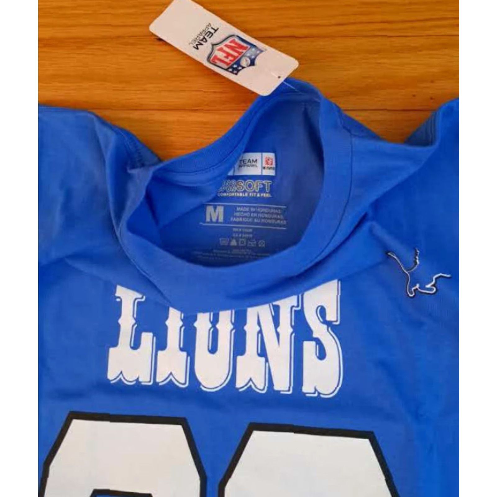 NFL VINTAGE Detroit Lions Barry Sanders Hall of Fame Medium NWT Printed T-Shirt NFL Unisex Adults M Blue Short Sleeve Shirt Mens Size US M / EU 48-50 / 2 - 7 Thumbnail