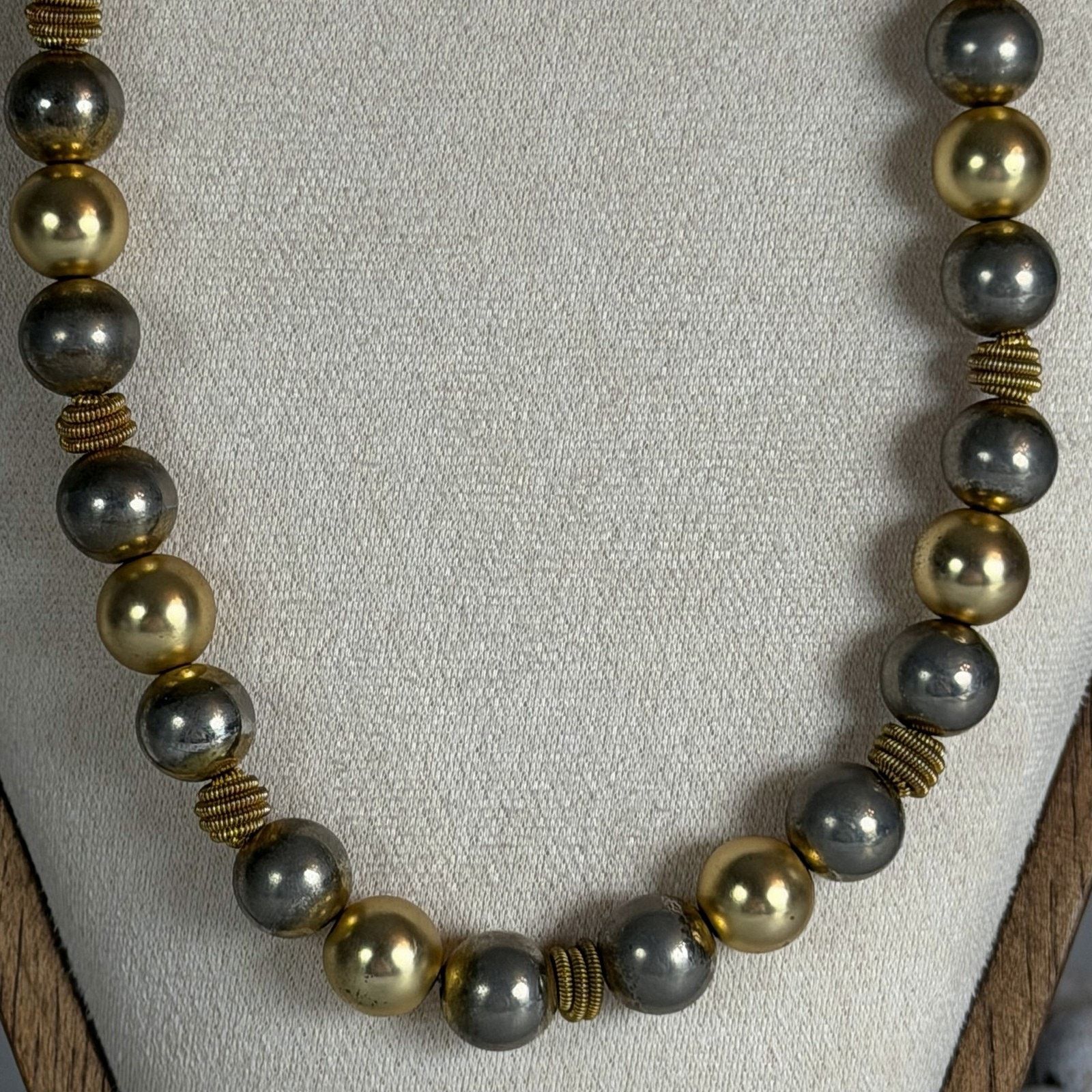 Other Classic Elegant VTG 1980s 32" Two-Tone 12mm Beaded Necklace Size ONE SIZE - 3 Thumbnail