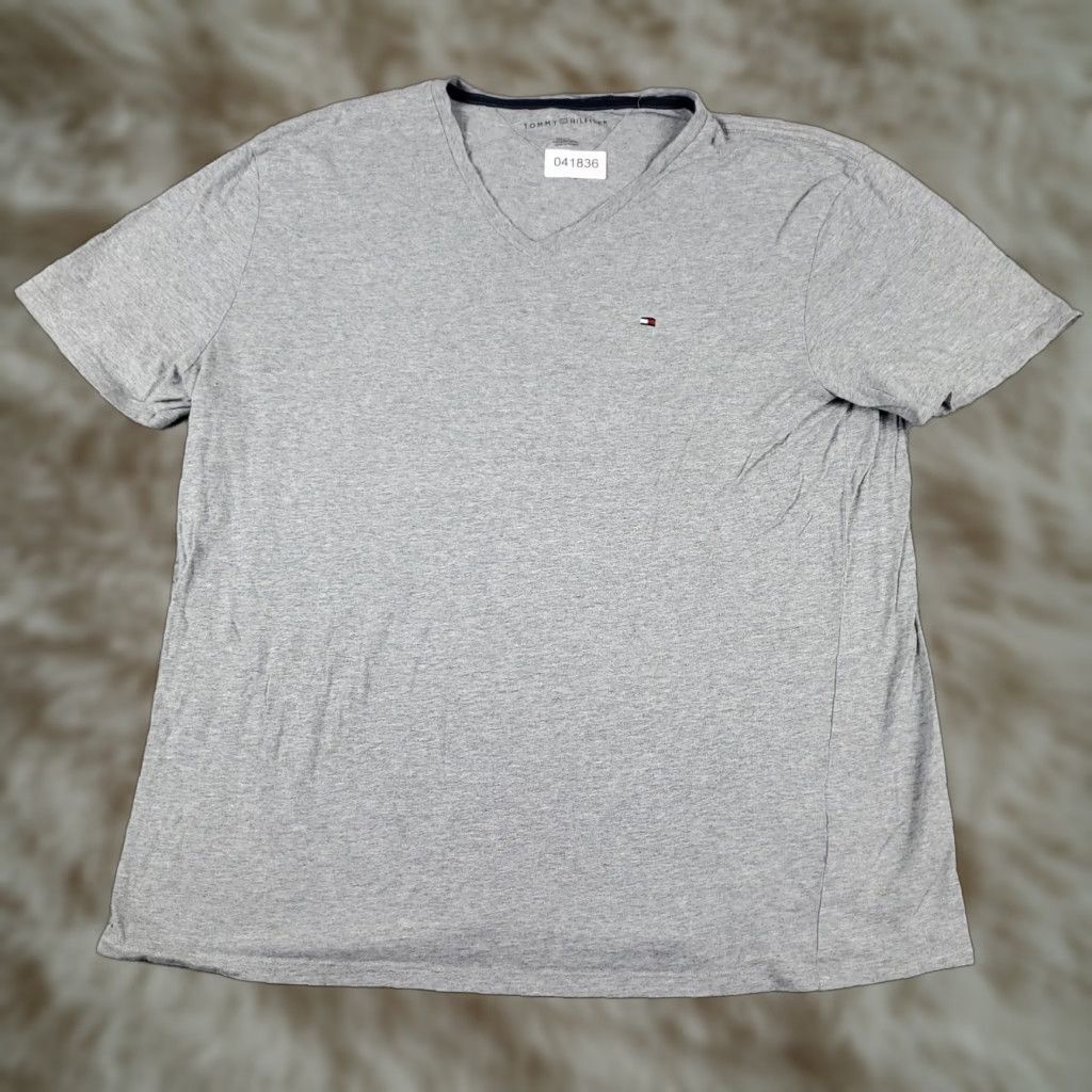 Tommy Hilfiger Tommy Hilfiger Shirt Mens XL Gray T-Shirt Casual Short Sleeve Crew Neck Logo Knit Cotton Size US XL / EU 56 / 4 - 1 Thumbnail