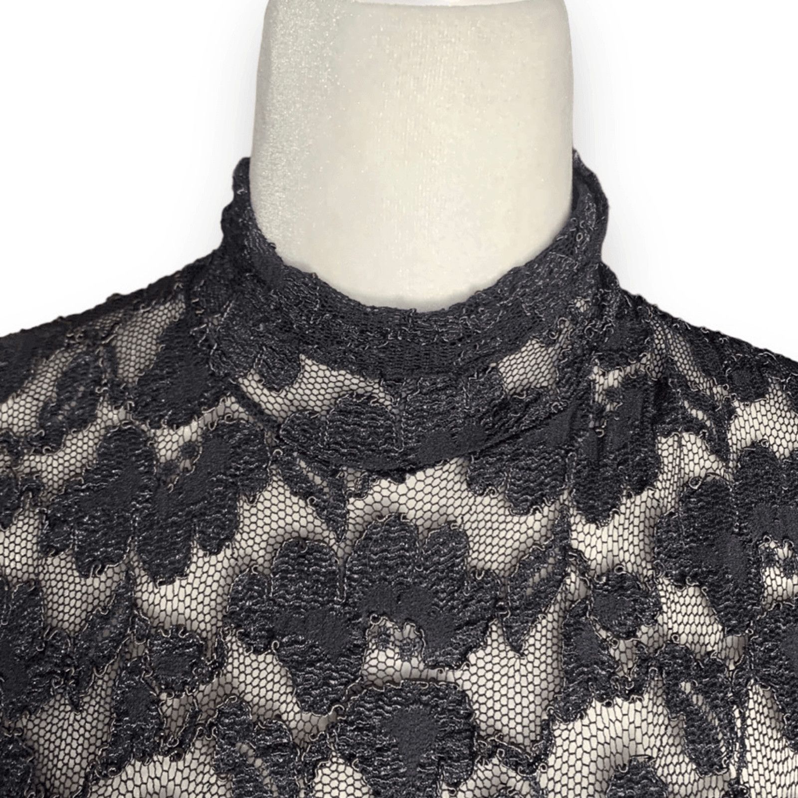 Henri Bendel × Vintage Vintage Henri Bendel Sheer Blouse Black Floral Lace Mockneck Size S / US 4 / IT 40 - 3 Thumbnail