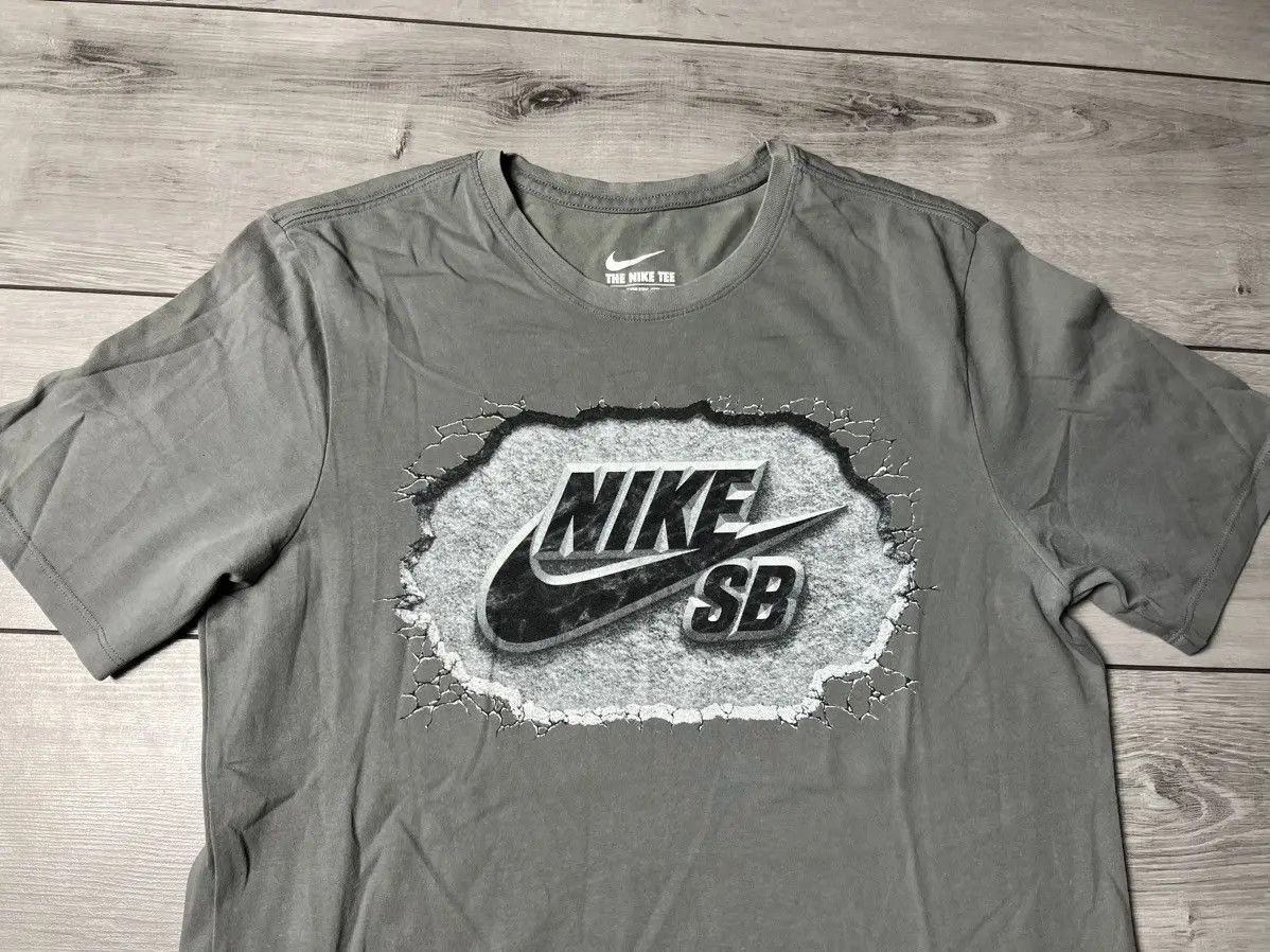 Nike Nike sb Tshirt spray logo size Medium Size US M / EU 48-50 / 2 - 3 Thumbnail