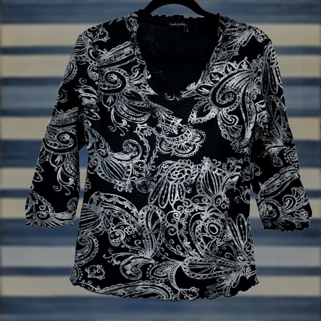 Vintage Fresh Produce V-Neck 3/4 Sleeve Cotton Top Black White Small Lettuce Trim Paisley Beach Bohemian Jersey Womens V-Neck Shirt Size S / US 4 / IT 40 - 1 Thumbnail