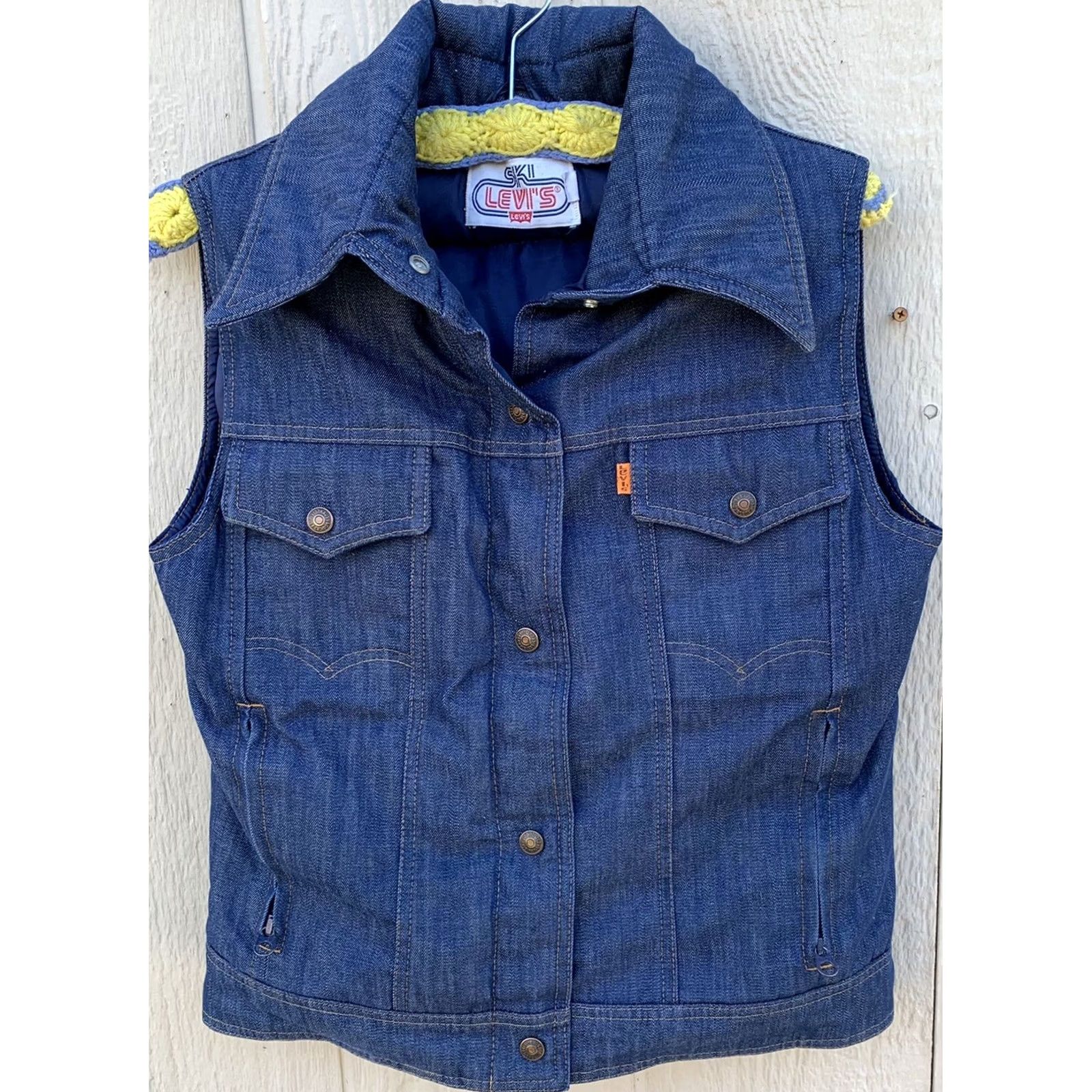 Levi's VINTAGE Levi's Ski Vest Denim Goose Down 70s 1970s Orange Tab Puffer Size 12 Women Blue Denim/Down Vest, Snap Front, Pockets, Made in USA Size XL / US 12-14 / IT 48-50 - 3 Thumbnail