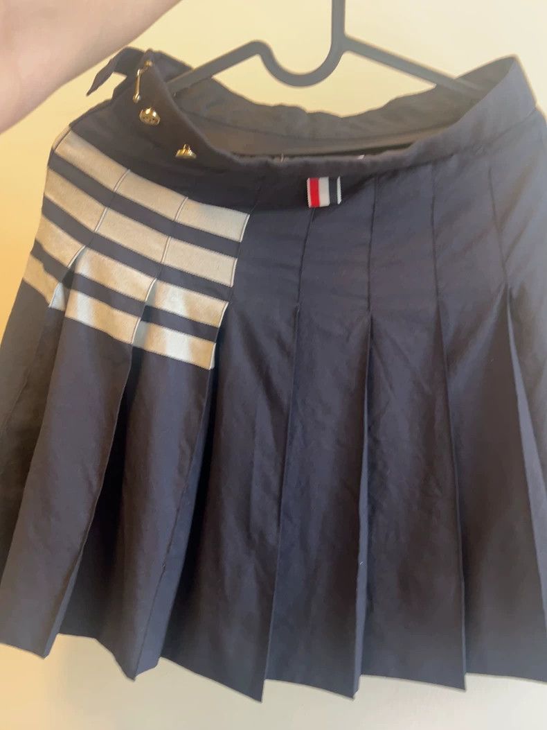 Thom Browne Thom browne Pleated skirt 2504-Nextarrow Size 24" / US 00 / IT 34 - 2 Thumbnail
