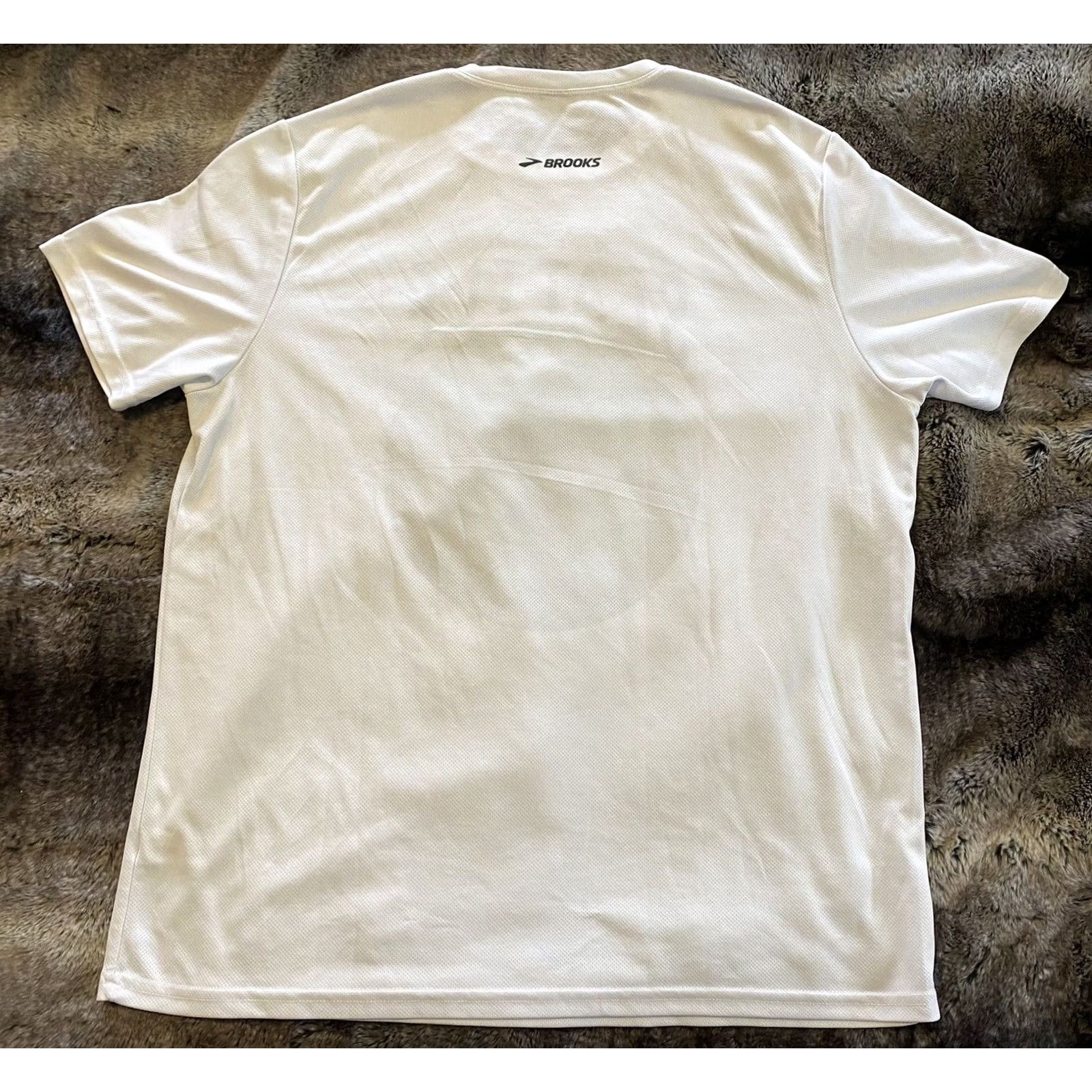 Brooks Rock & Roll Seattle Half Marathon Shirt Men’s Size M Brooks Size US M / EU 48-50 / 2 - 2 Thumbnail