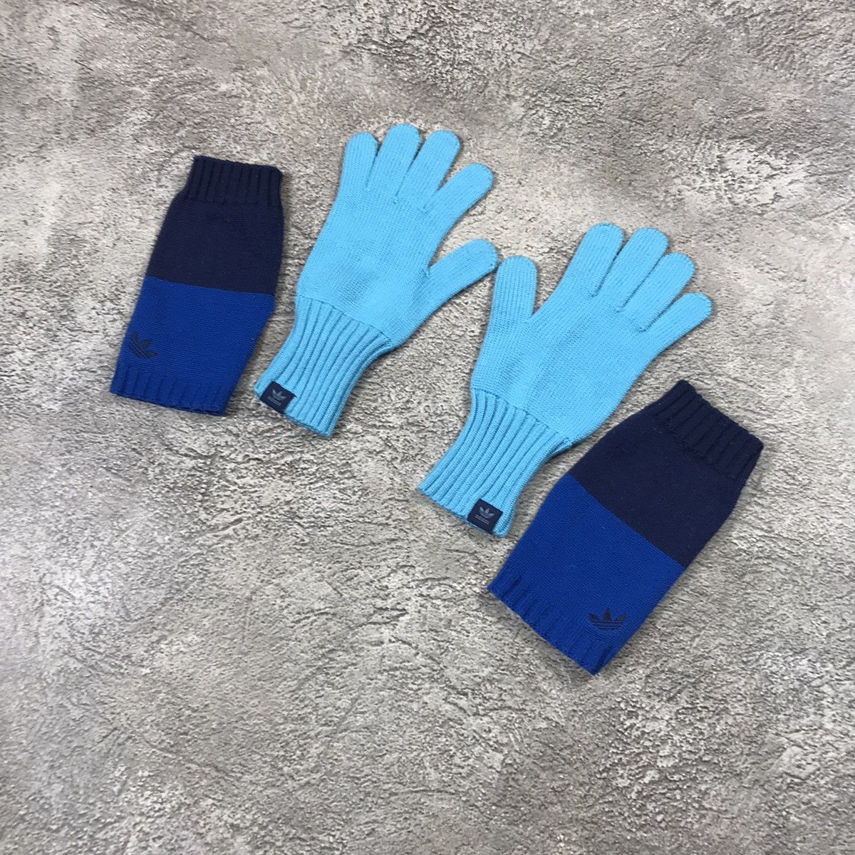 Vintage Vintage Adidas Gloves Y2K Streetwear Blue Navy Sun Faded OS Size ONE SIZE - 2 Thumbnail
