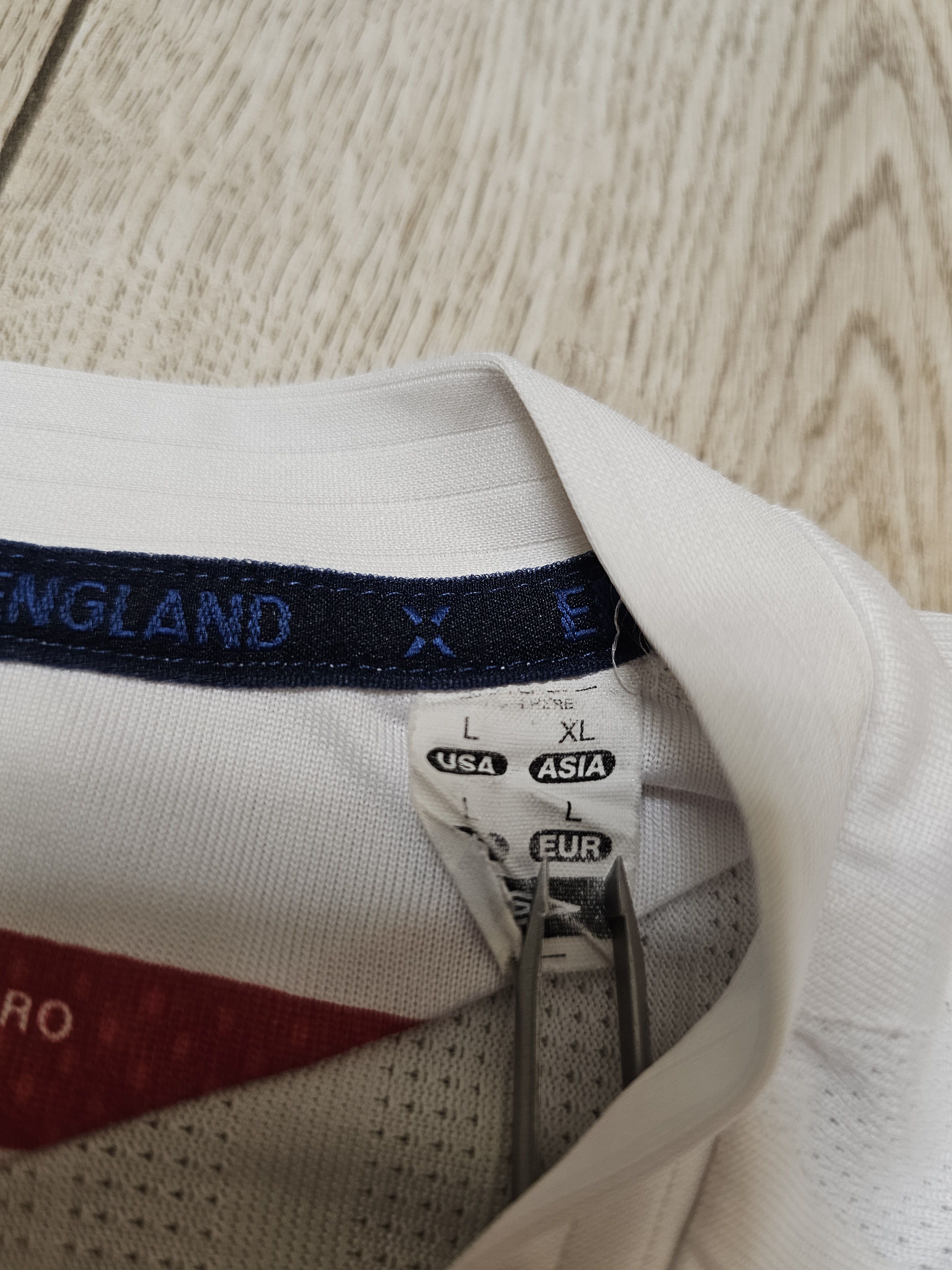 All Sport × Umbro × Vintage ENGLAND 2007 2009 HOME FOOTBALL SHIRT SOCCER JERSEY Size US L / EU 52-54 / 3 - 7 Thumbnail