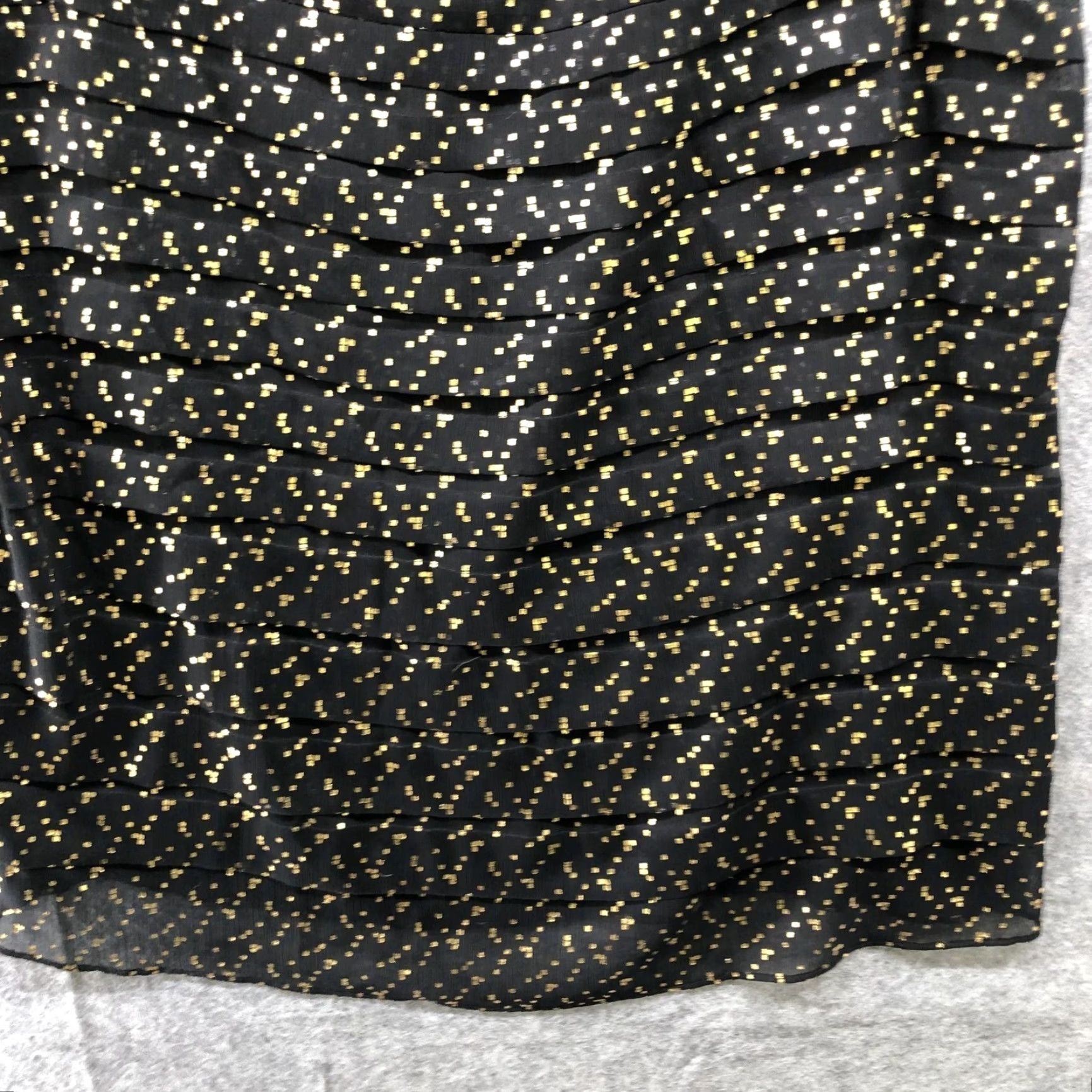 Loft LOFT Blouse Women L Black Gold Dot Chiffon Sleeveless Crewneck Poly blend Sheer Pleated Tank Top Modal Polka Dot Size L / US 10 / IT 46 - 4 Thumbnail