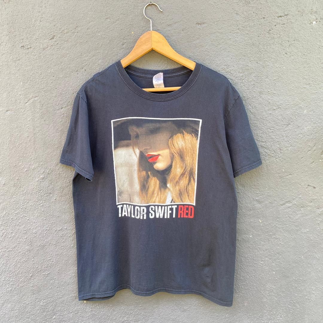 Band Tees Thrashed Faded Taylor Switf Band Tee Size US L / EU 52-54 / 3 - 1 Thumbnail