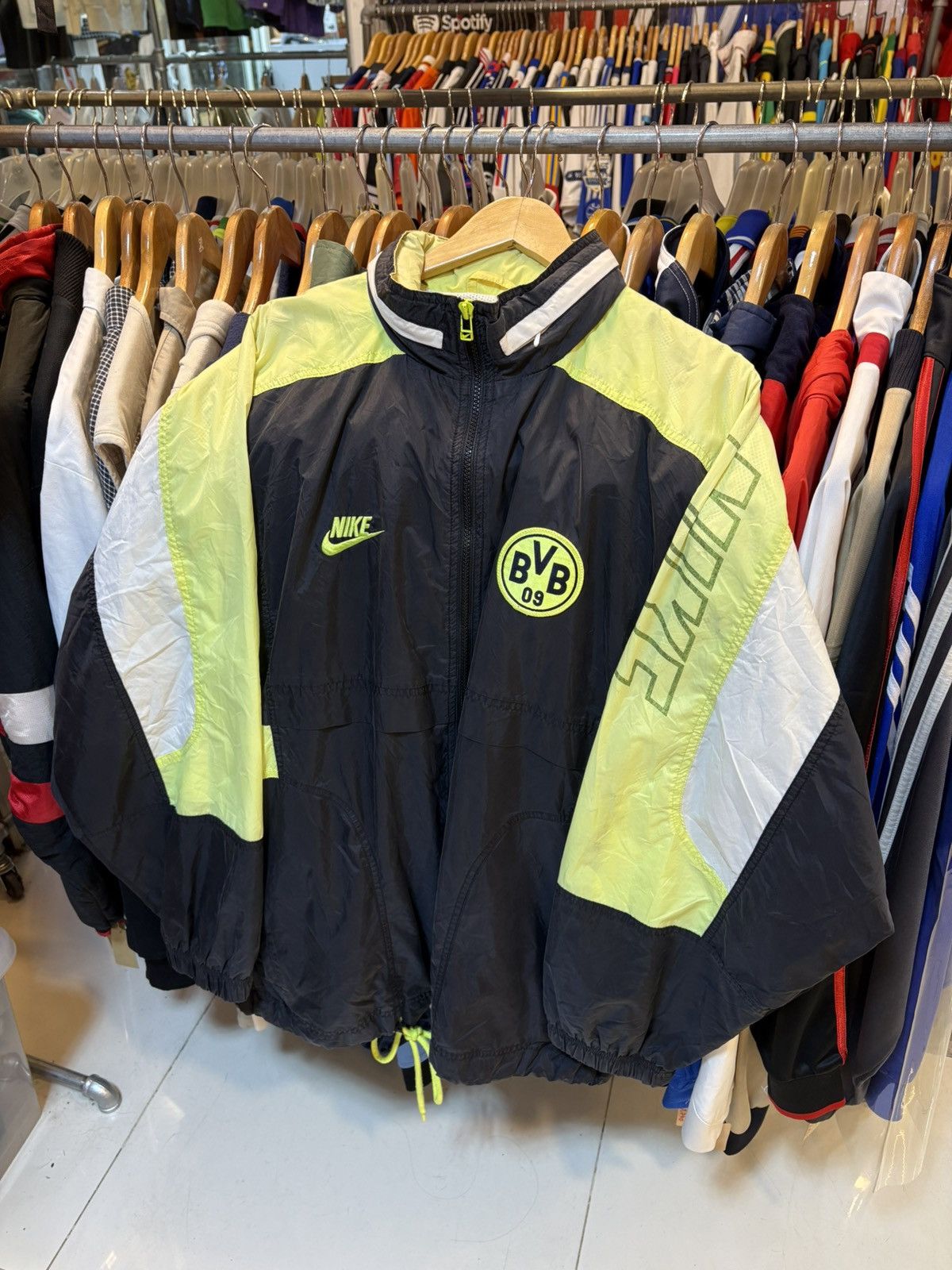 Nike Vintage 1995-1996 Borussia Dortmund Track Jacket Size US XL / EU 56 / 4 - 1 Thumbnail