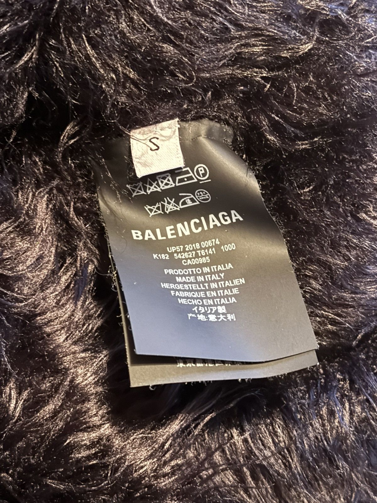Balenciaga Balenciaga A/W 18 Faux Fur Sweater Size US S / EU 44-46 / 1 - 3 Thumbnail