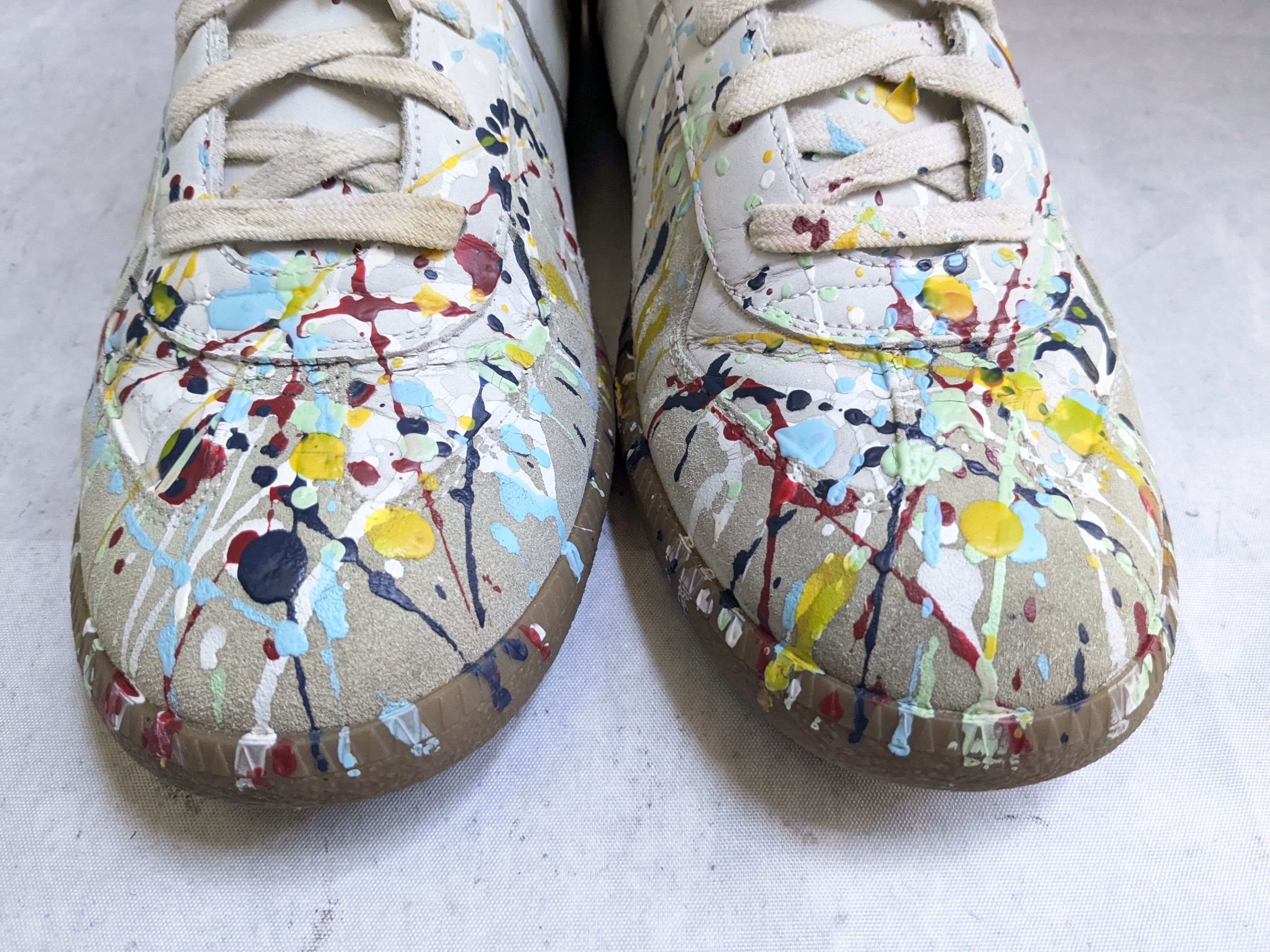 Maison Margiela Maison Margiela Replica GAT Paint Splatter 12 45 Low Top Gum Size US 12 / EU 45 - 3 Thumbnail