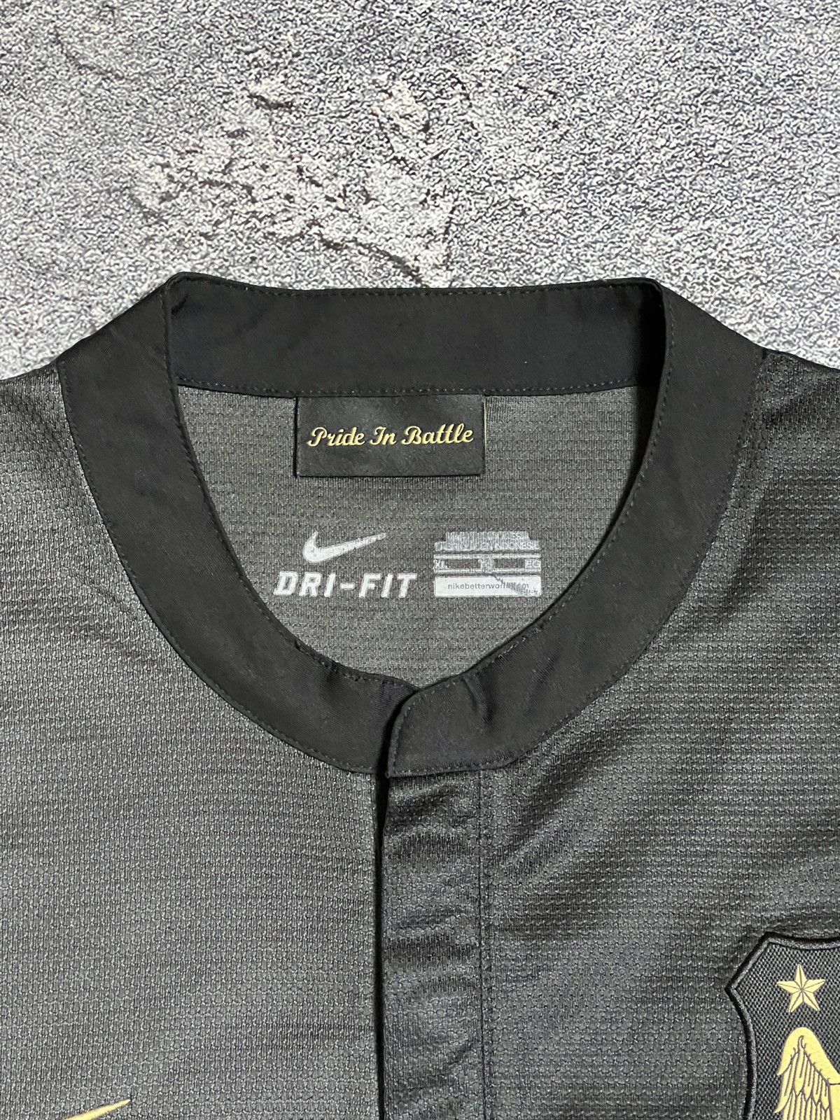 Nike Nike Manchester City 2013/14 away jersey Size US XL / EU 56 / 4 - 10 Thumbnail