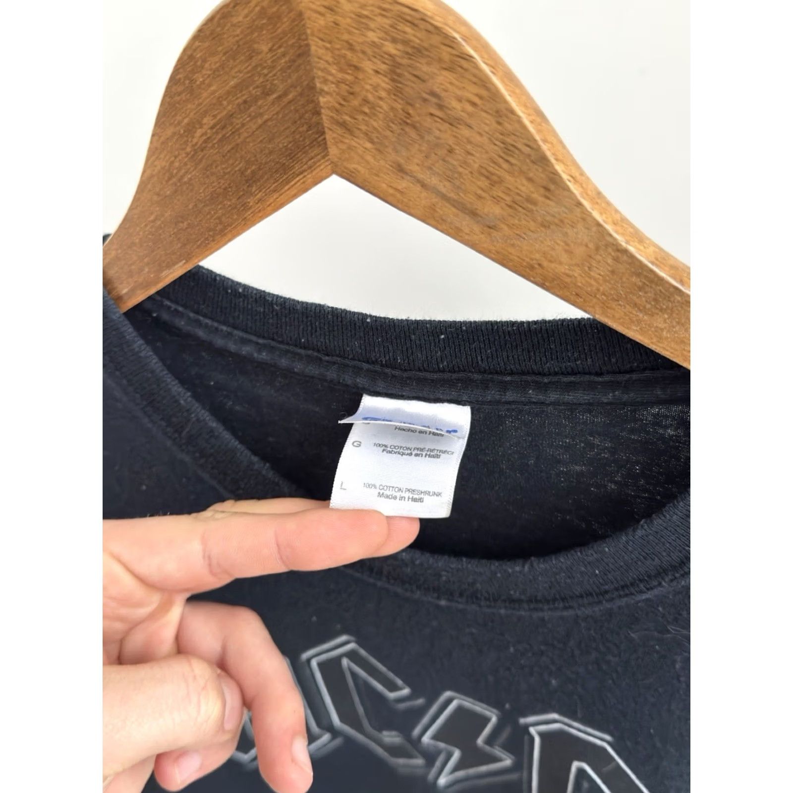 Gildan VINTAGE ACDC BACK IN BLACK 2010 BAND ROCK LOGO BLACK T-SHIRT Men L Size US L / EU 52-54 / 3 - 5 Thumbnail