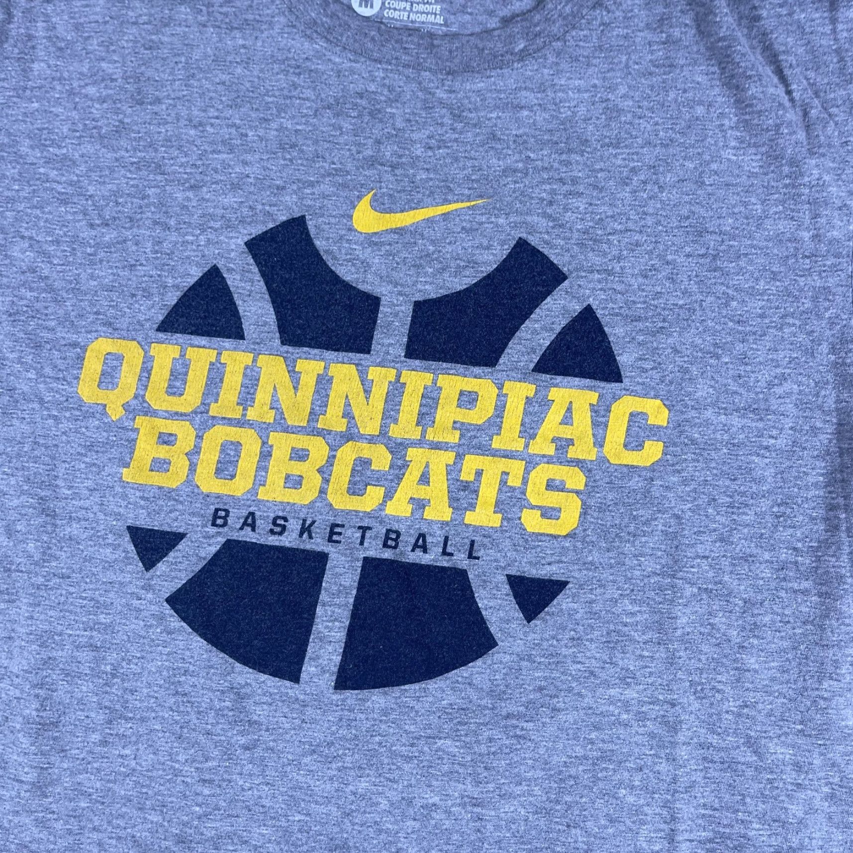 Nike VINTAGE Quinnipiac University Nike T-Shirt Mens M Gray Bobcats Basketball Hockey CT Size US M / EU 48-50 / 2 - 7 Thumbnail