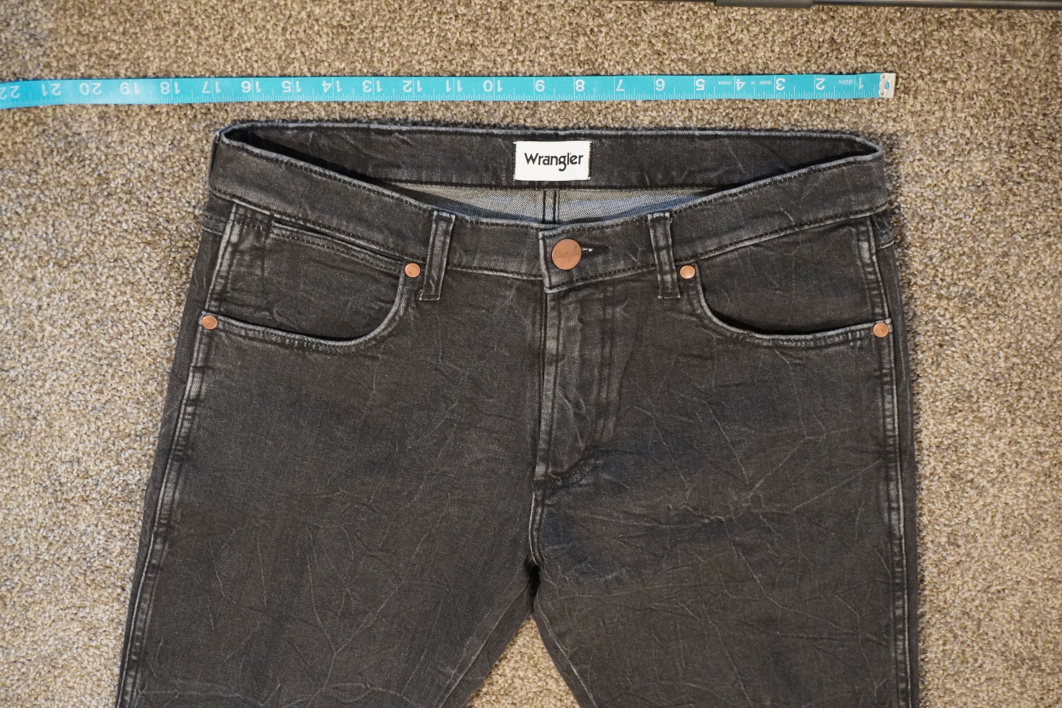 Wrangler DISTRESSED GREY WRANGELR DENIM Size US 33 - 4 Thumbnail