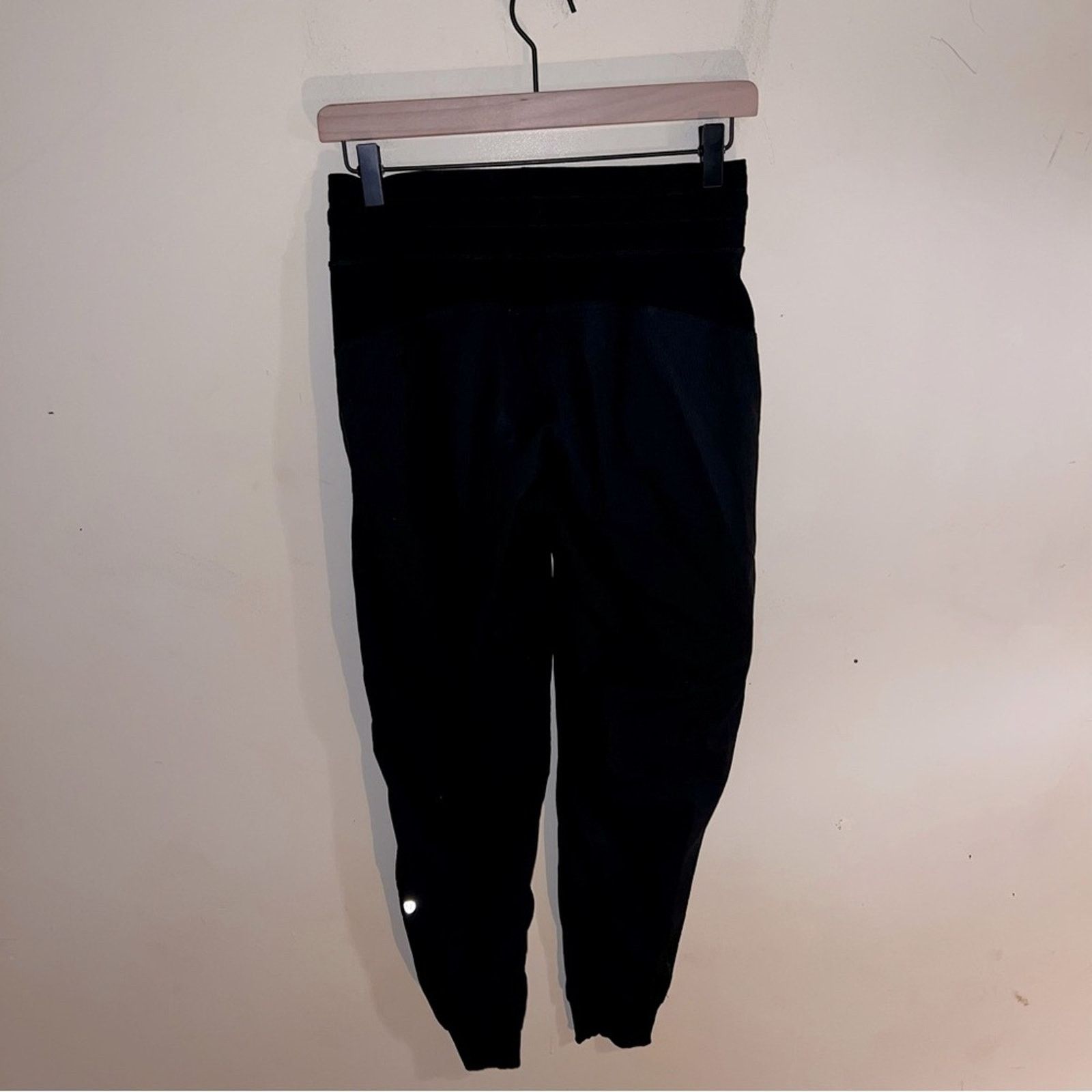 Lululemon LULULEMON black drawstring joggers athleisure 4 Size 27" / US 4 / IT 40 - 6 Thumbnail