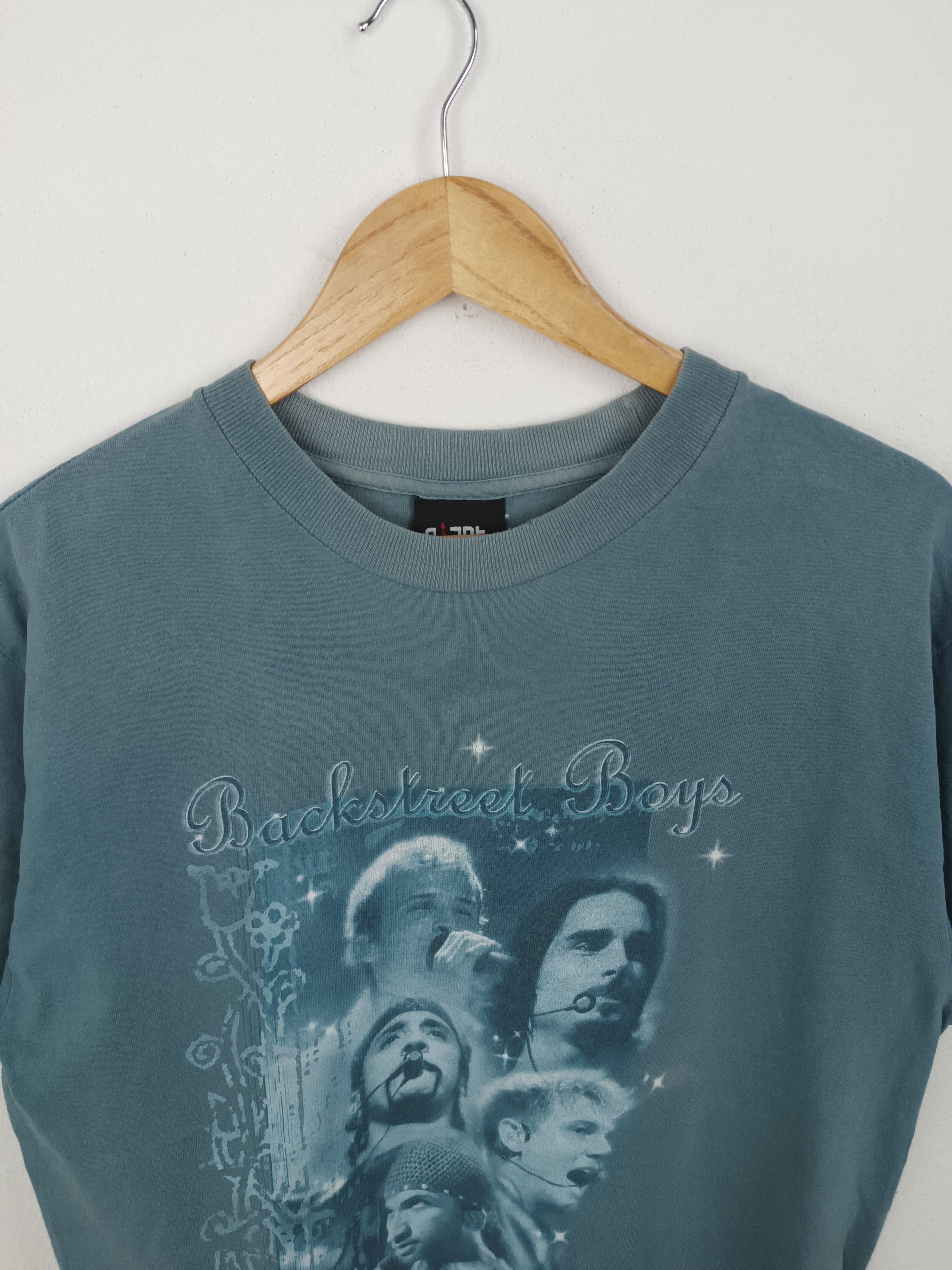 Band Tees VINTAGE 2001 BACKSTREET BOYS BLACK & BLUE TOUR nsync otown Size US M / EU 48-50 / 2 - 7 Thumbnail