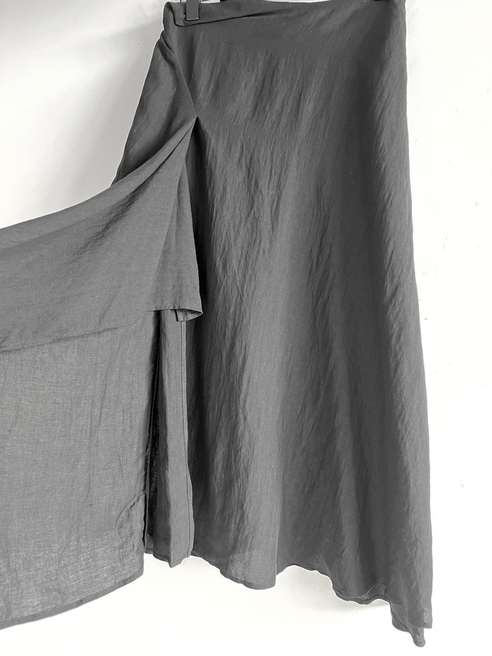 Yohji Yamamoto LIMI feu Yohji Yamamoto - Linen Cupro Blend Slit Long Skirt Size 30" / US 8 / IT 44 - 3 Thumbnail
