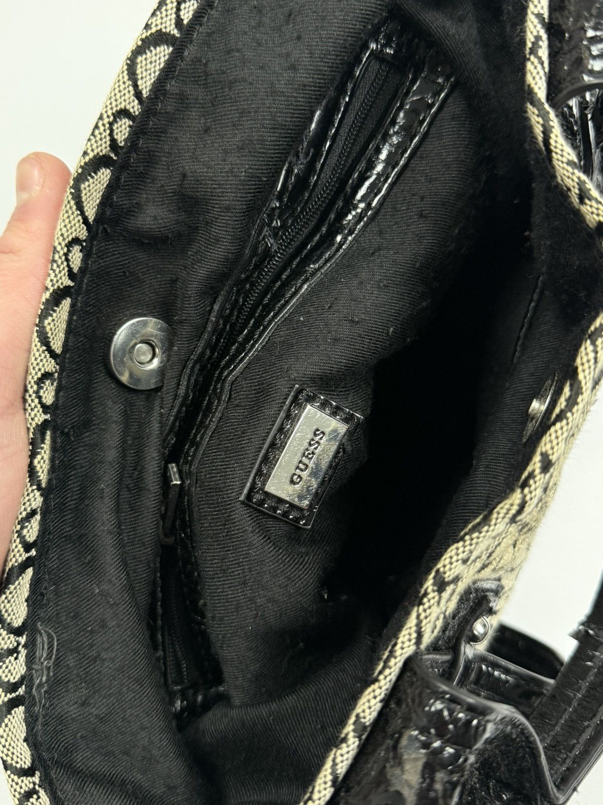 Hysteric Glamour Vintage Guess Y2K Monogram Shoulder Bag Size ONE SIZE - 9 Thumbnail