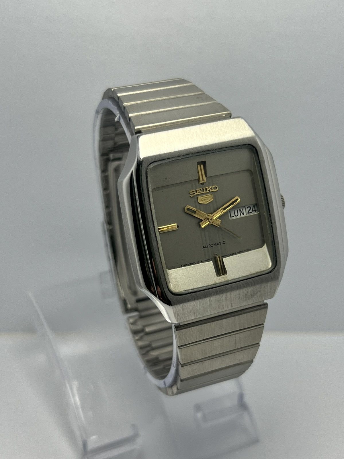 Seiko Seiko 5 Automatic Vintage Wrist Watch Day/Date Japan Size 36 - 2 Thumbnail