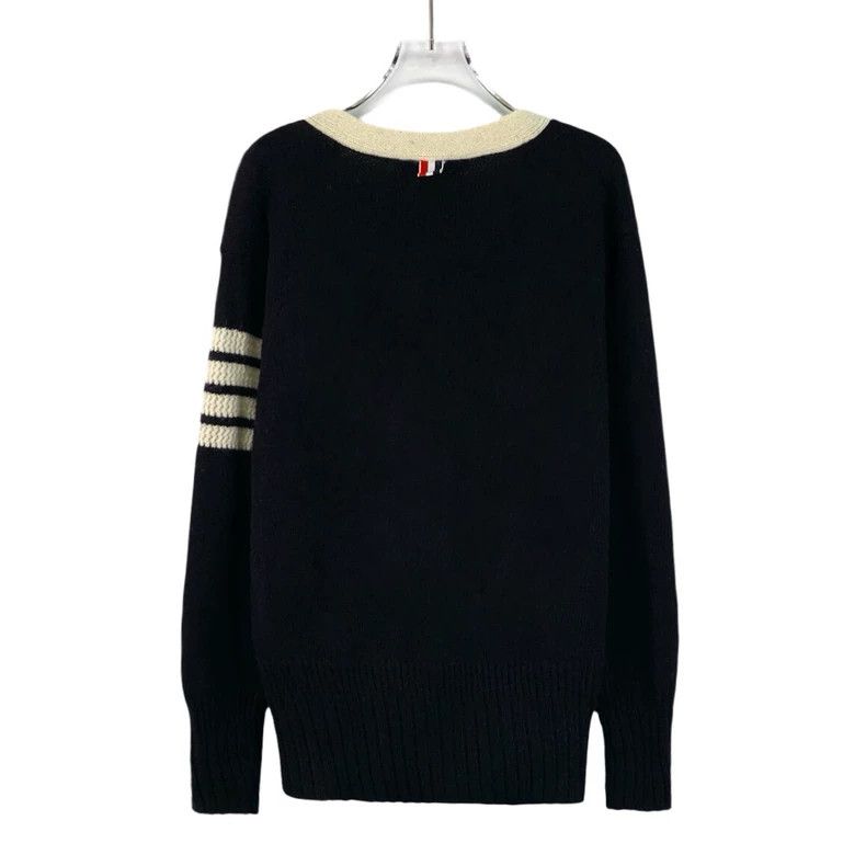 Thom Browne Thom Browne Wool V-neck single row knitted long sleeve swe Size M / US 6-8 / IT 42-44 - 2 Thumbnail