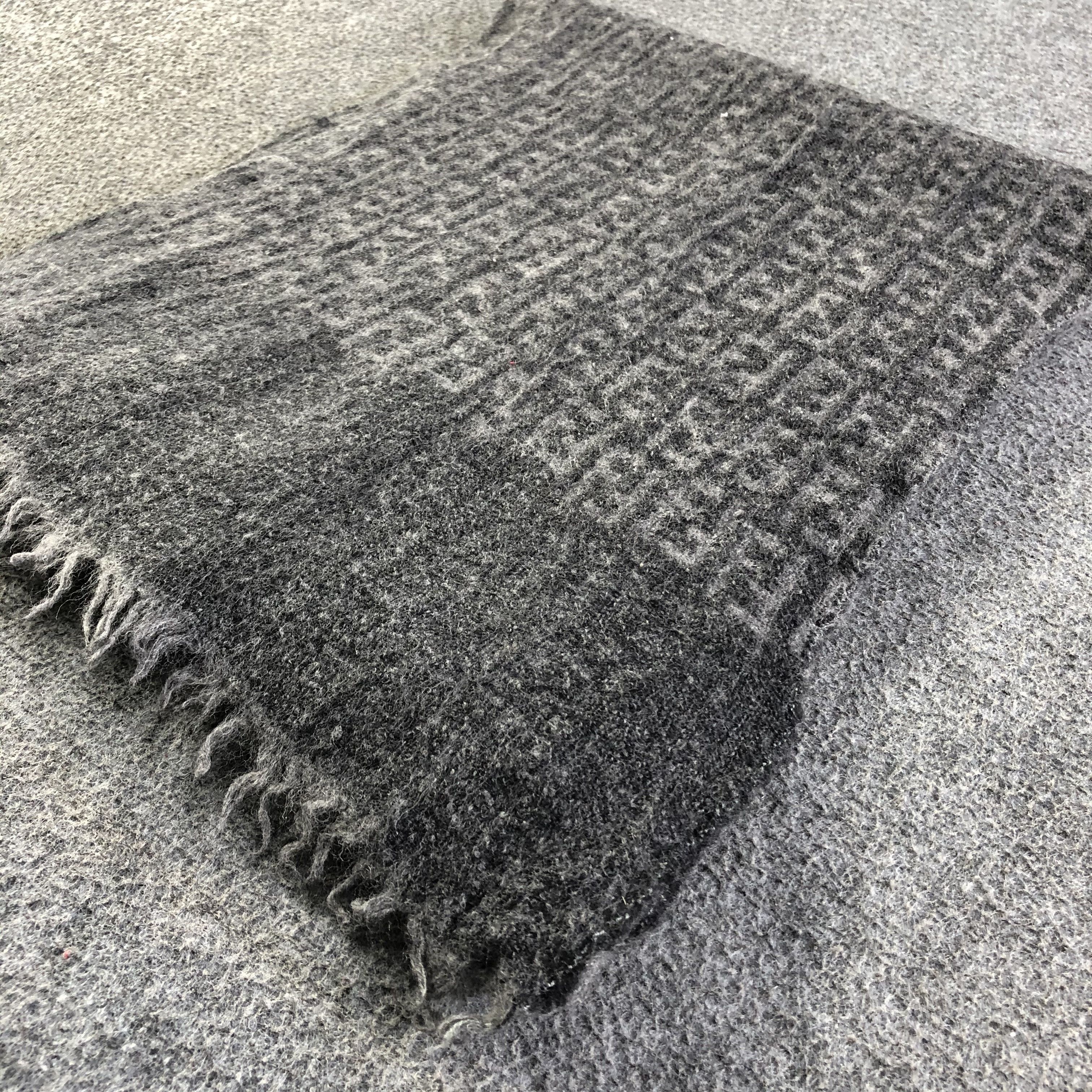 Fendi Fendi Scarf / Muffler / Neckwear P638 Size ONE SIZE - 3 Thumbnail