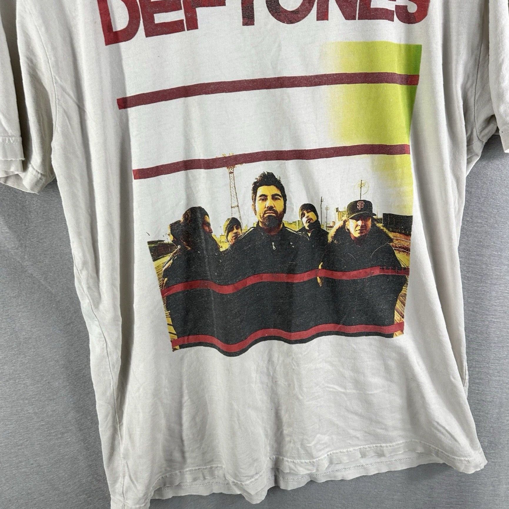 Vintage Vintage The Deftones T-Shirt Men Large 90s Rock Band Logo Graphic Cotton White Size US L / EU 52-54 / 3 - 2 Thumbnail